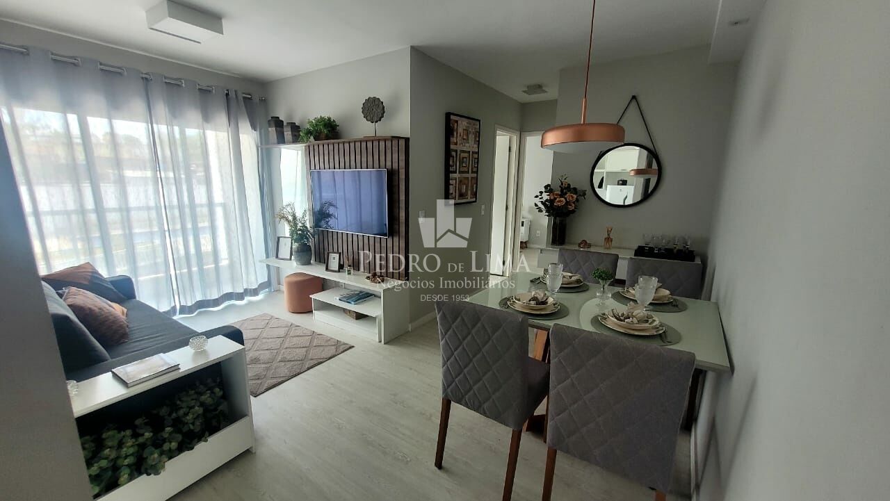 Excelente apto mobiliado, localização privilegiada, com sacada  ,2 dormitórios, sacada