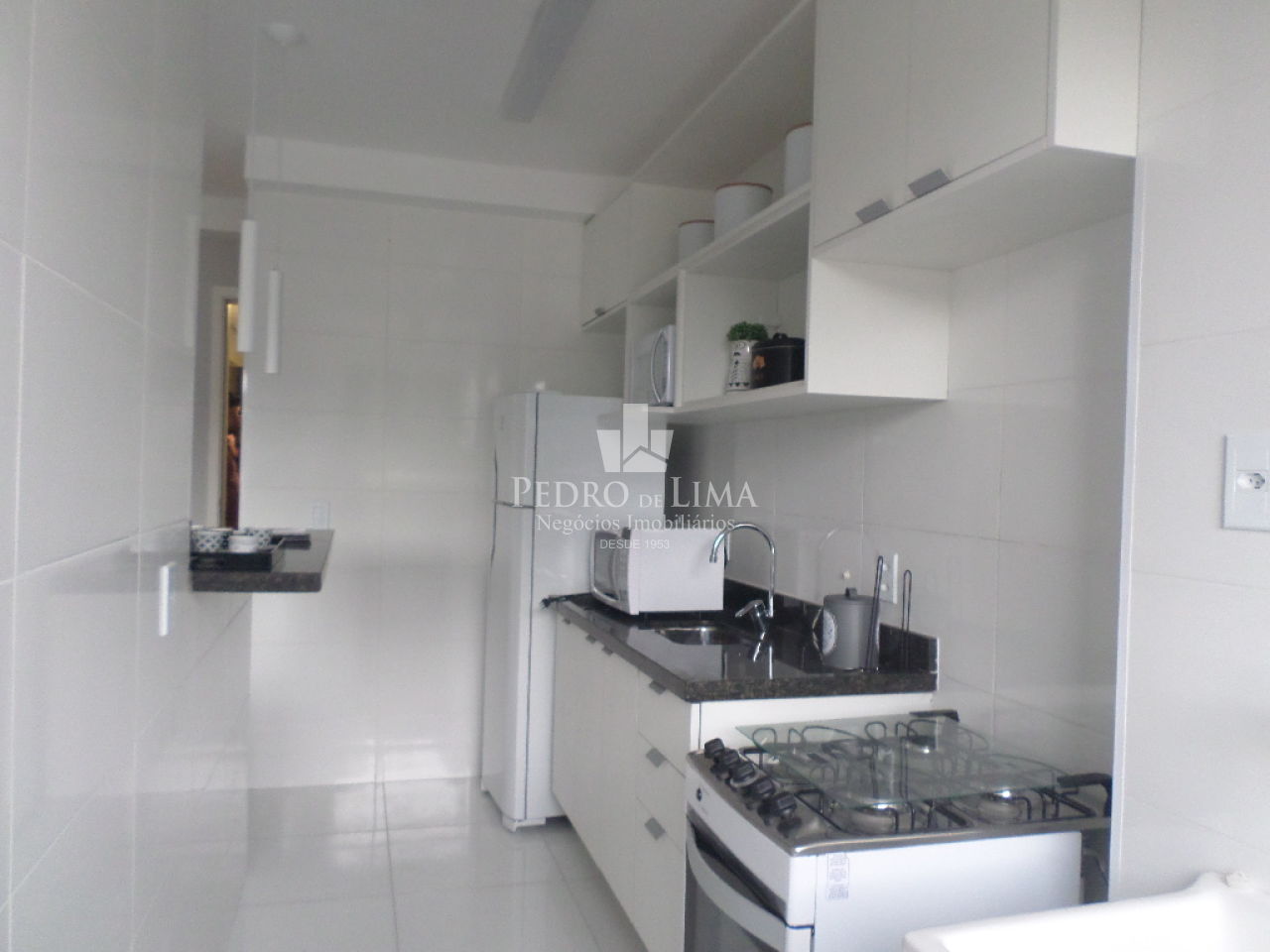 Excelente apto mobiliado, localização privilegiada, com sacada  ,2 dormitórios, sacada