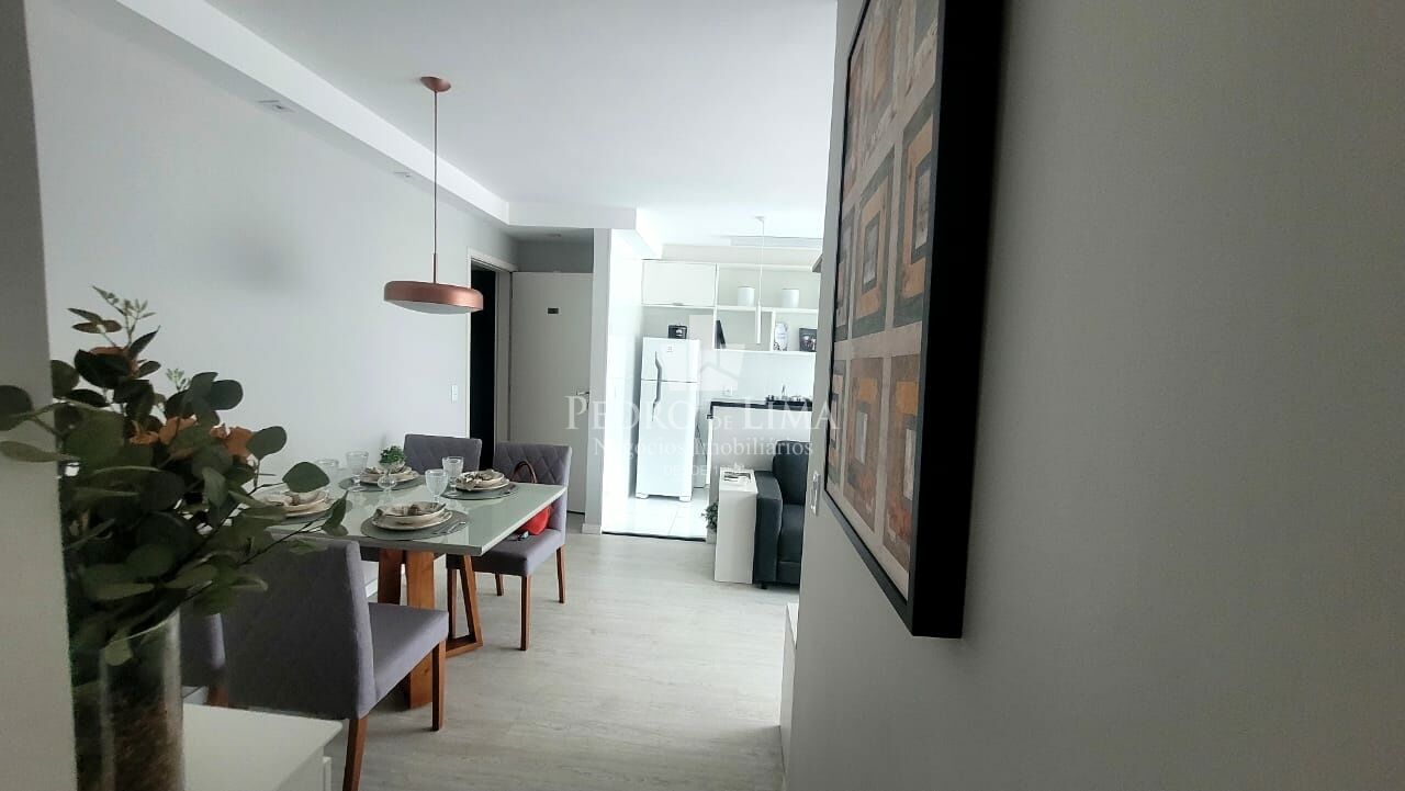 Excelente apto mobiliado, localização privilegiada, com sacada  ,2 dormitórios, sacada