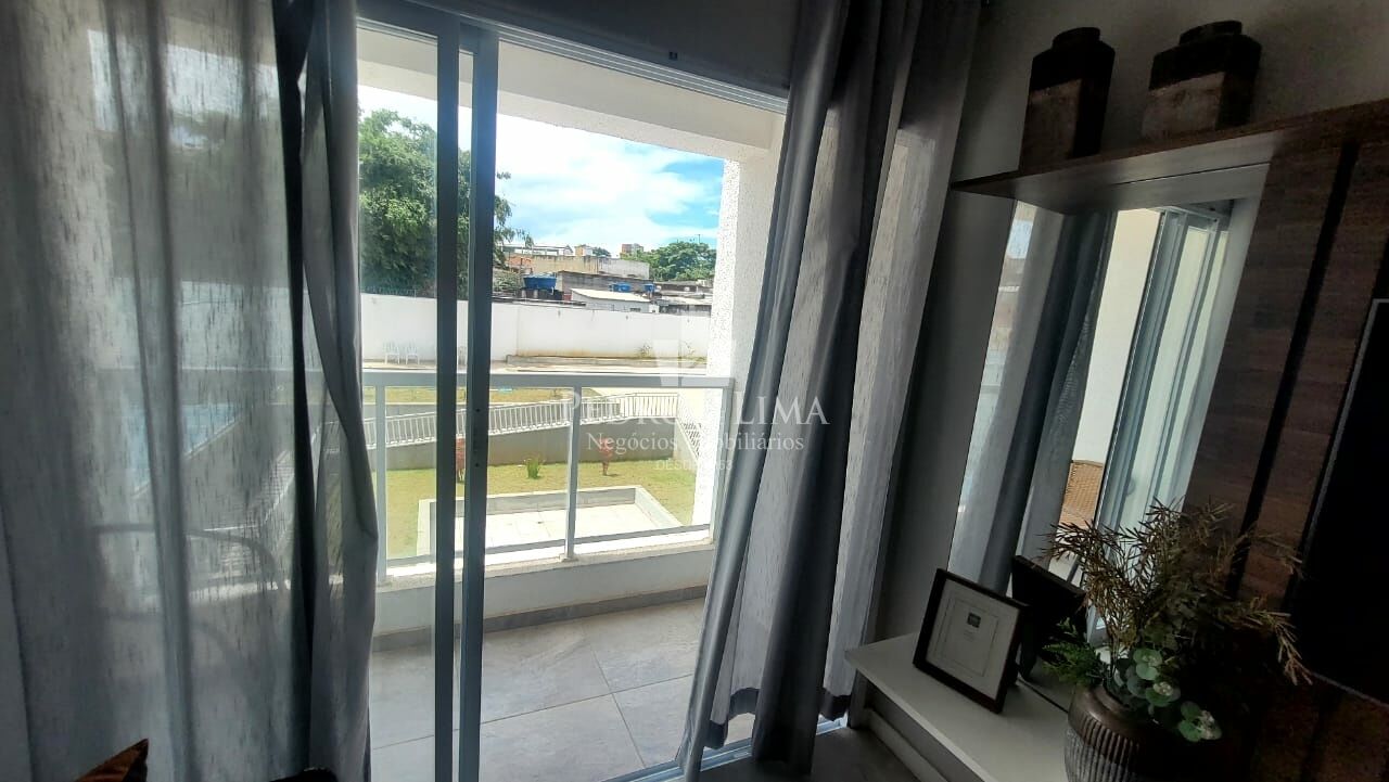 Excelente apto mobiliado, localização privilegiada, com sacada  ,2 dormitórios, sacada