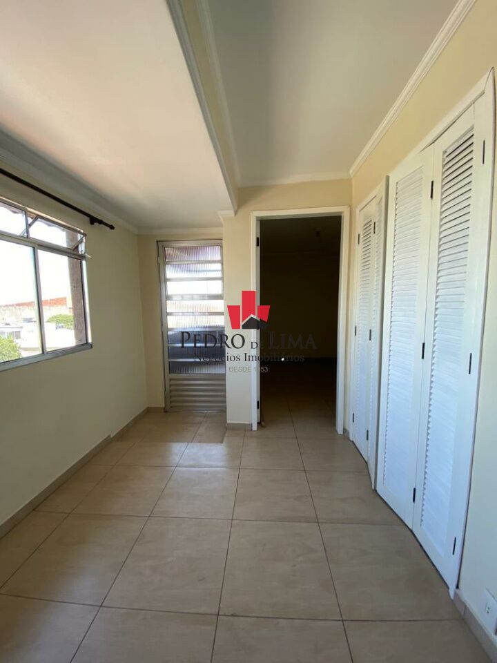 Sobrado frontal com 4 quartos e 1 salão comercial no Arthur Alvim