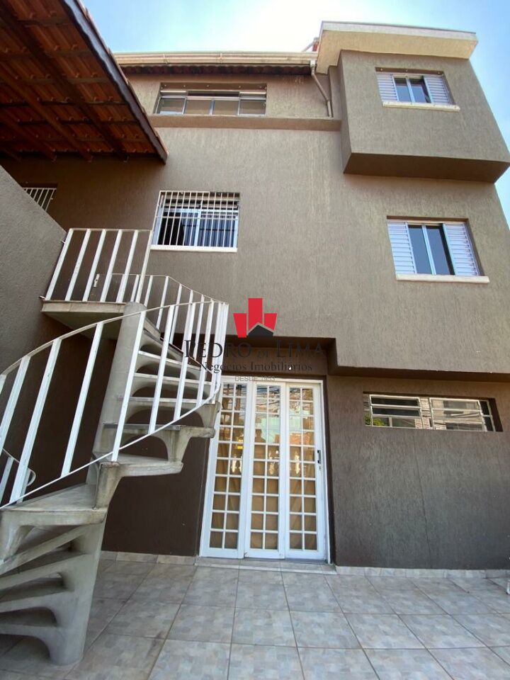 Sobrado frontal com 4 quartos e 1 salão comercial no Arthur Alvim