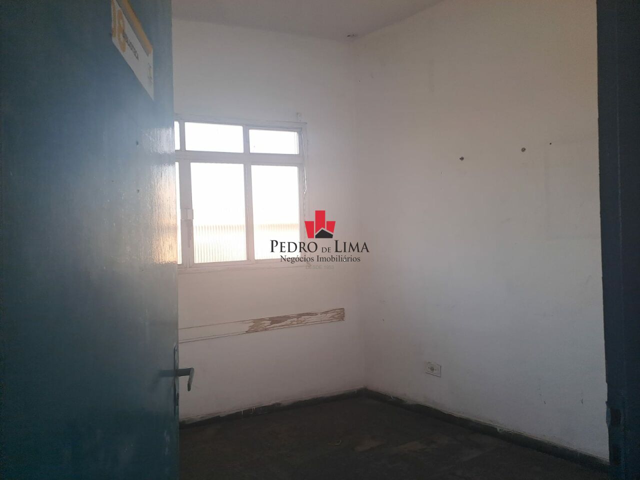 Prédio Comercial com Salão em Itaquera