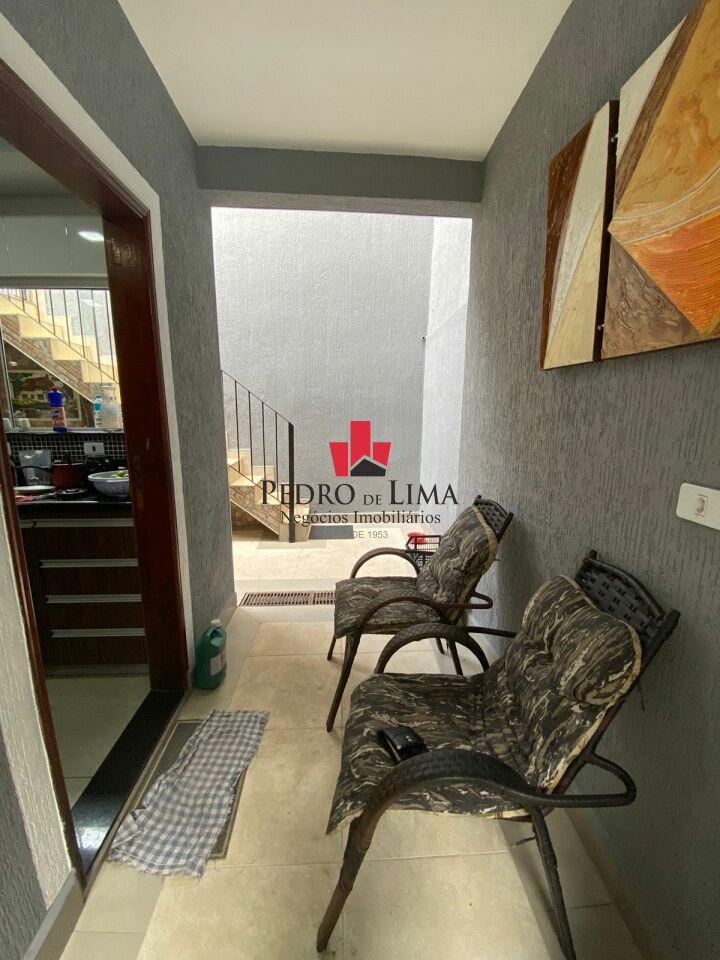 Sobrado com 4 dormitórios, 2 suítes, 3 vagas, 213 m², Jardim Hercília - Cidade Patriarca