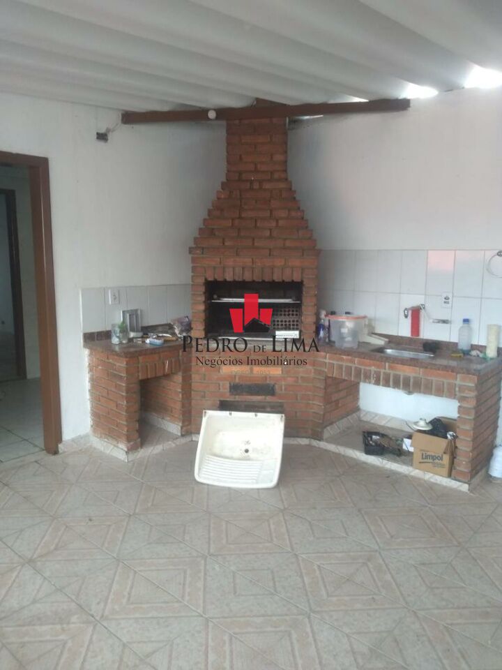 Imóvel ótimo para renda, 3 casas no terreno em Itaquera