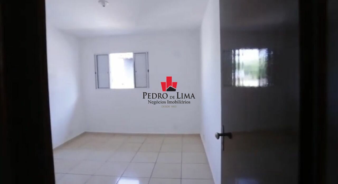 Sobrado em Condomínio amplos dormitórios e quintal no Cangaíba