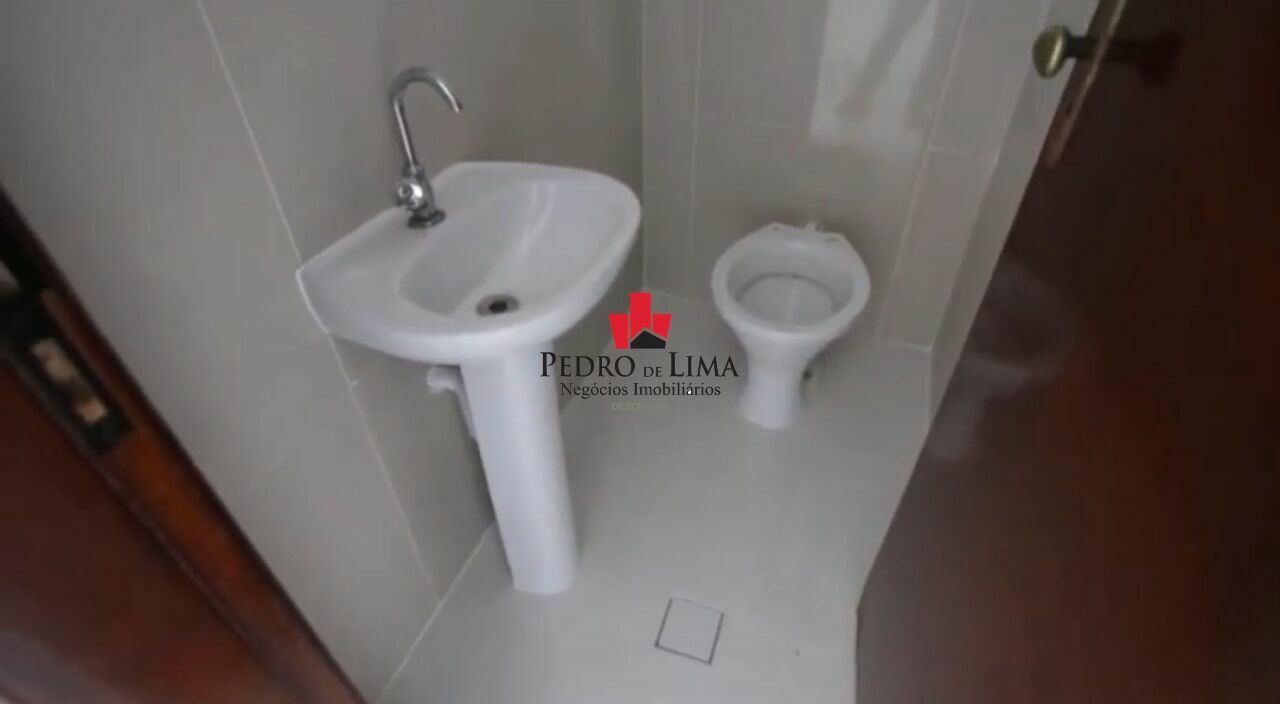 Sobrado em Condomínio amplos dormitórios e quintal no Cangaíba