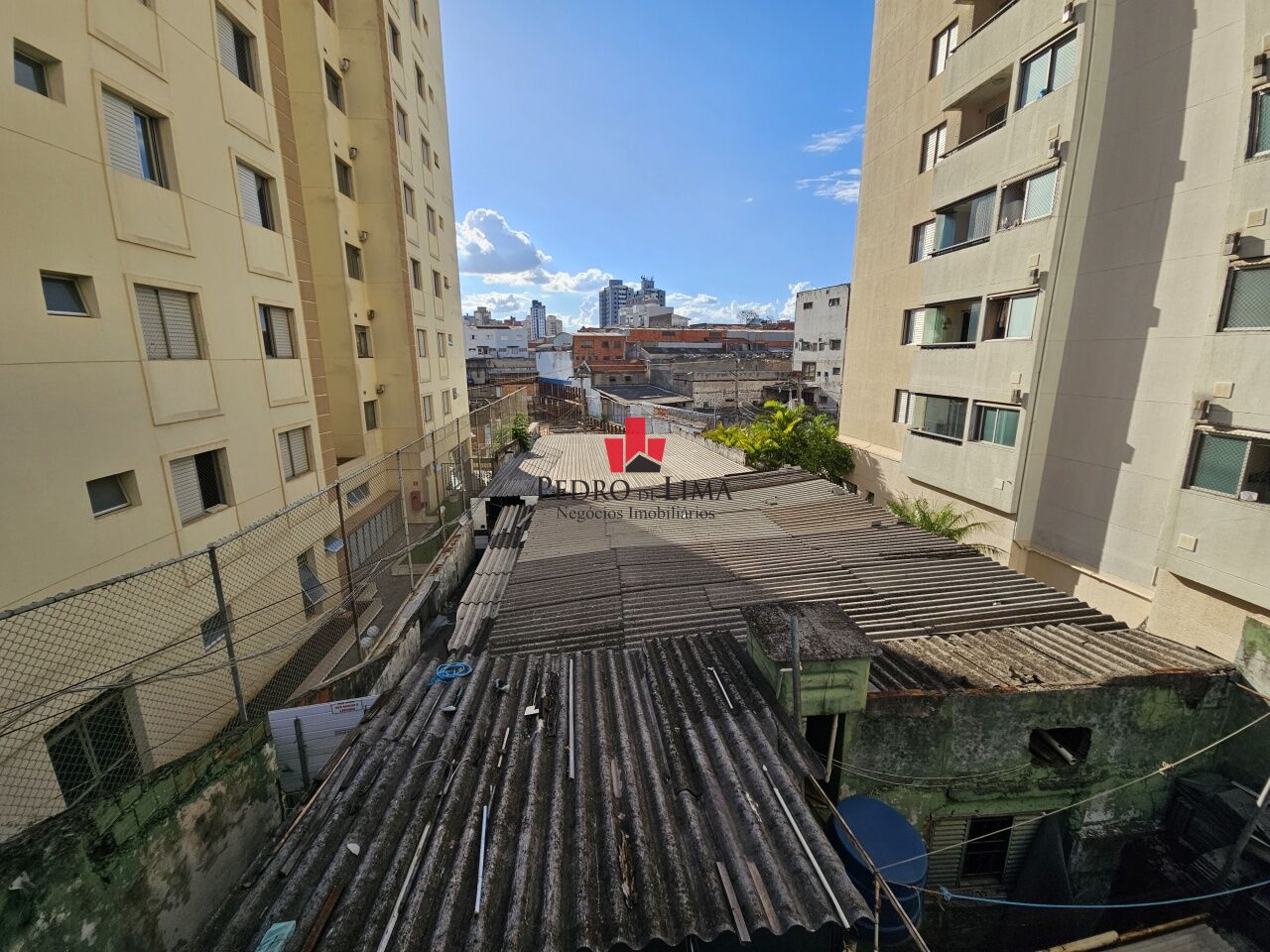 Terreno com 500 M², sendo 10 x 50 metros, em avenida e ótima localização. Bairro região Penha