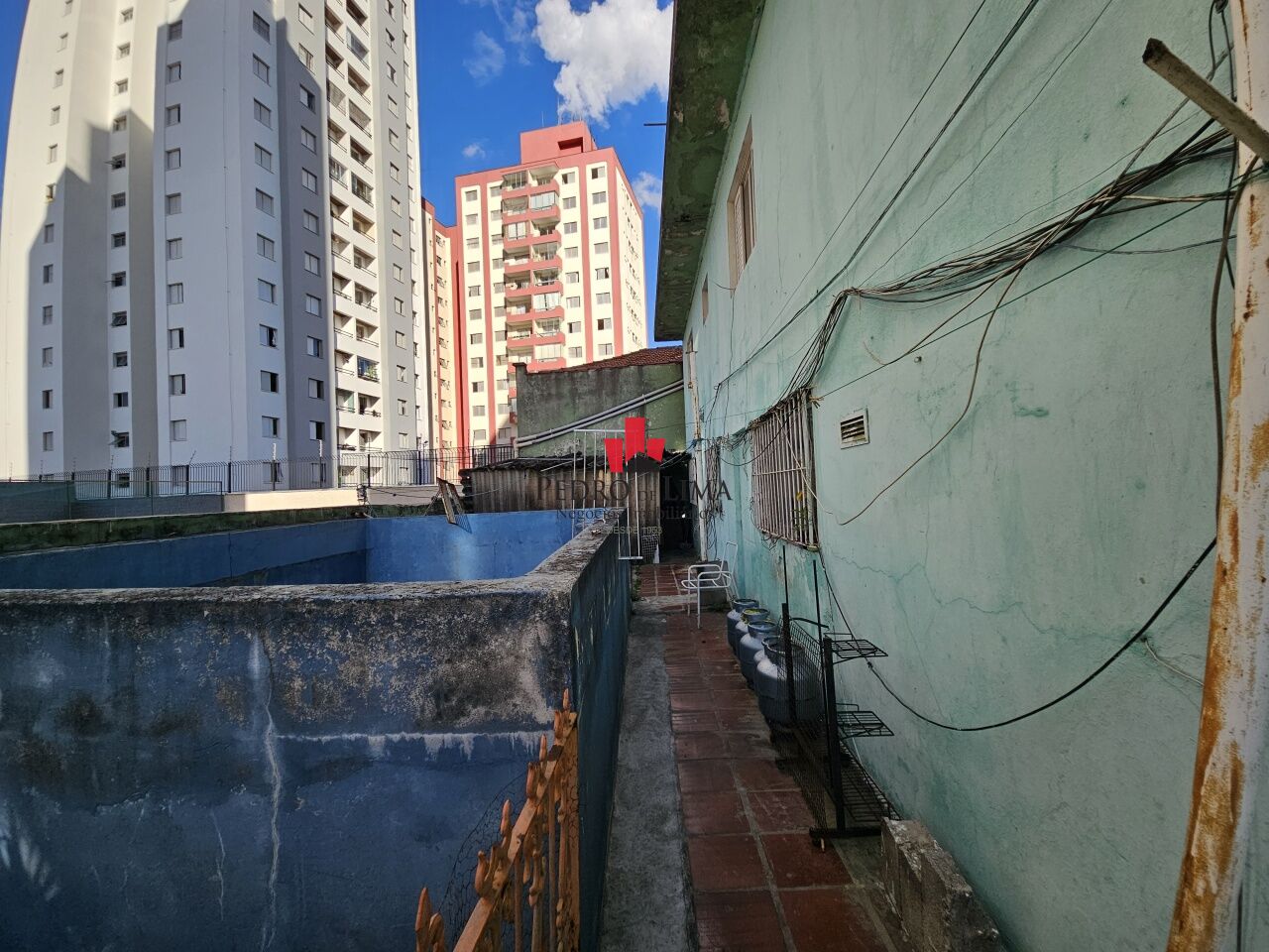 Terreno com 500 M², sendo 10 x 50 metros, em avenida e ótima localização. Bairro região Penha