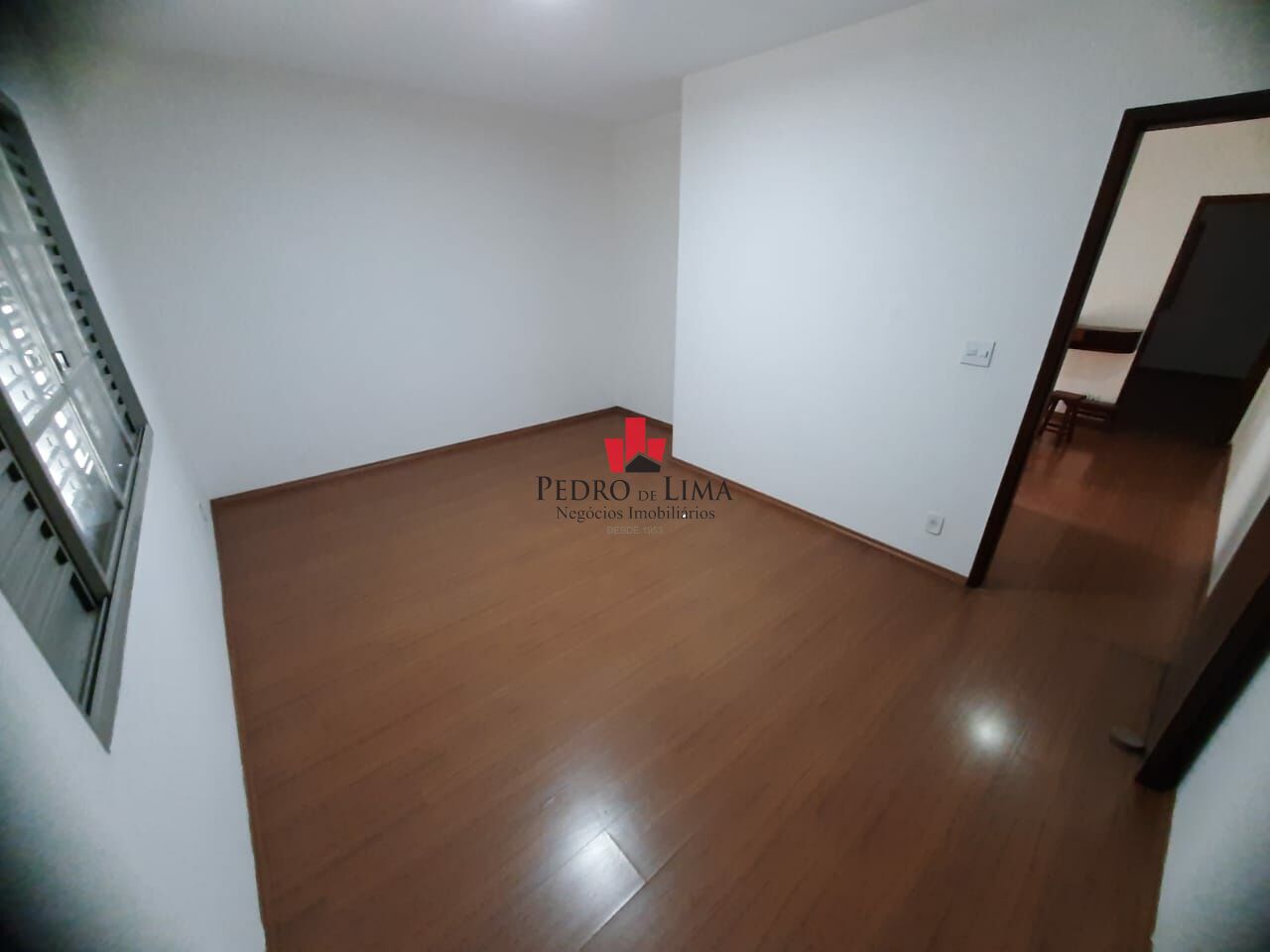 Sobrado frontal de 2 dormitórios, 2 vagas e 254 m² na Cidade Lider