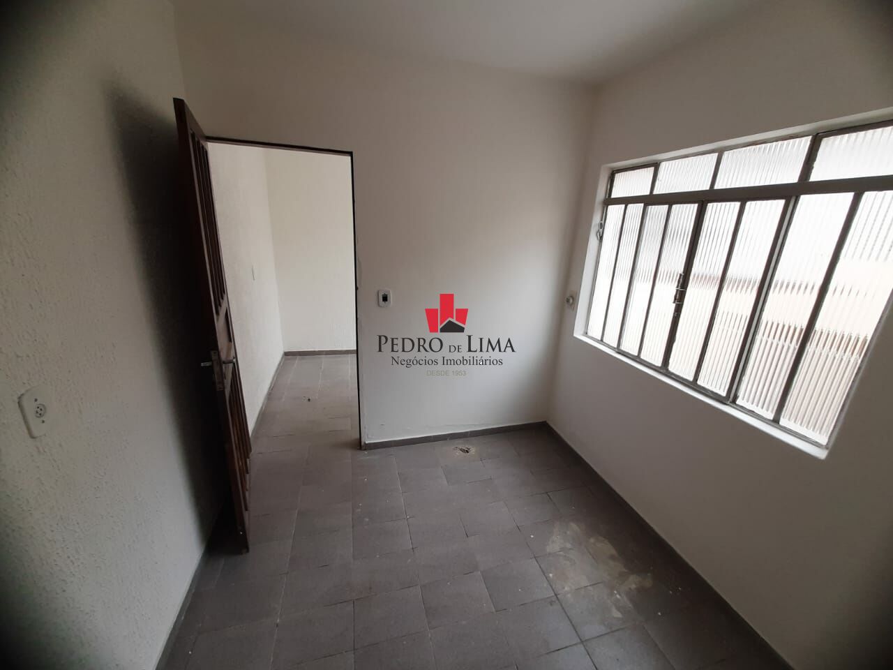 Sobrado frontal de 2 dormitórios, 2 vagas e 254 m² na Cidade Lider