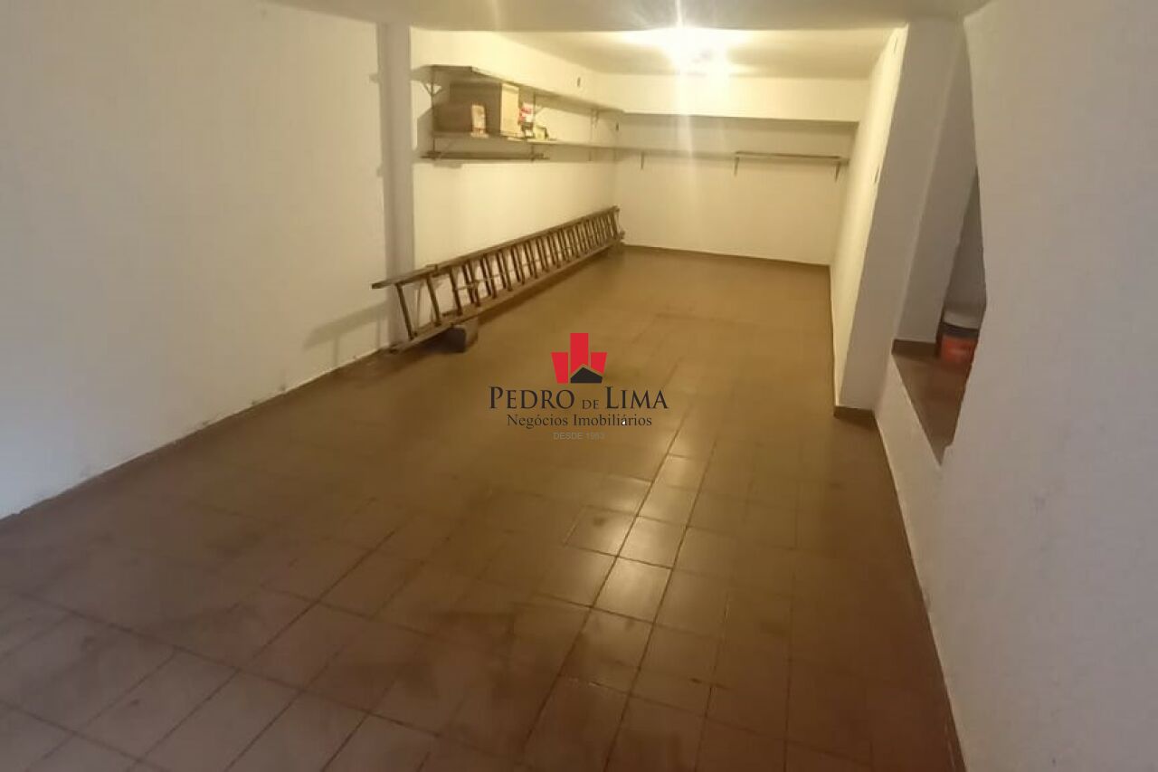 Sobrado frontal de 2 dormitórios, 2 vagas e 254 m² na Cidade Lider