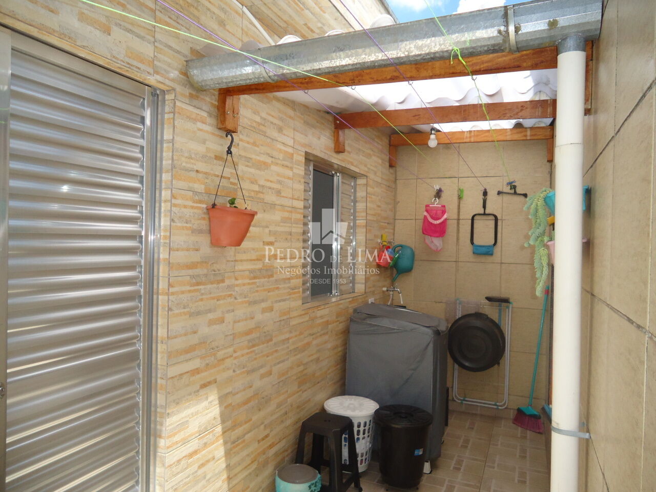Sobrado Frontal com 4 dormitórios,  Edícula e 2 vagas na Vila Jacui