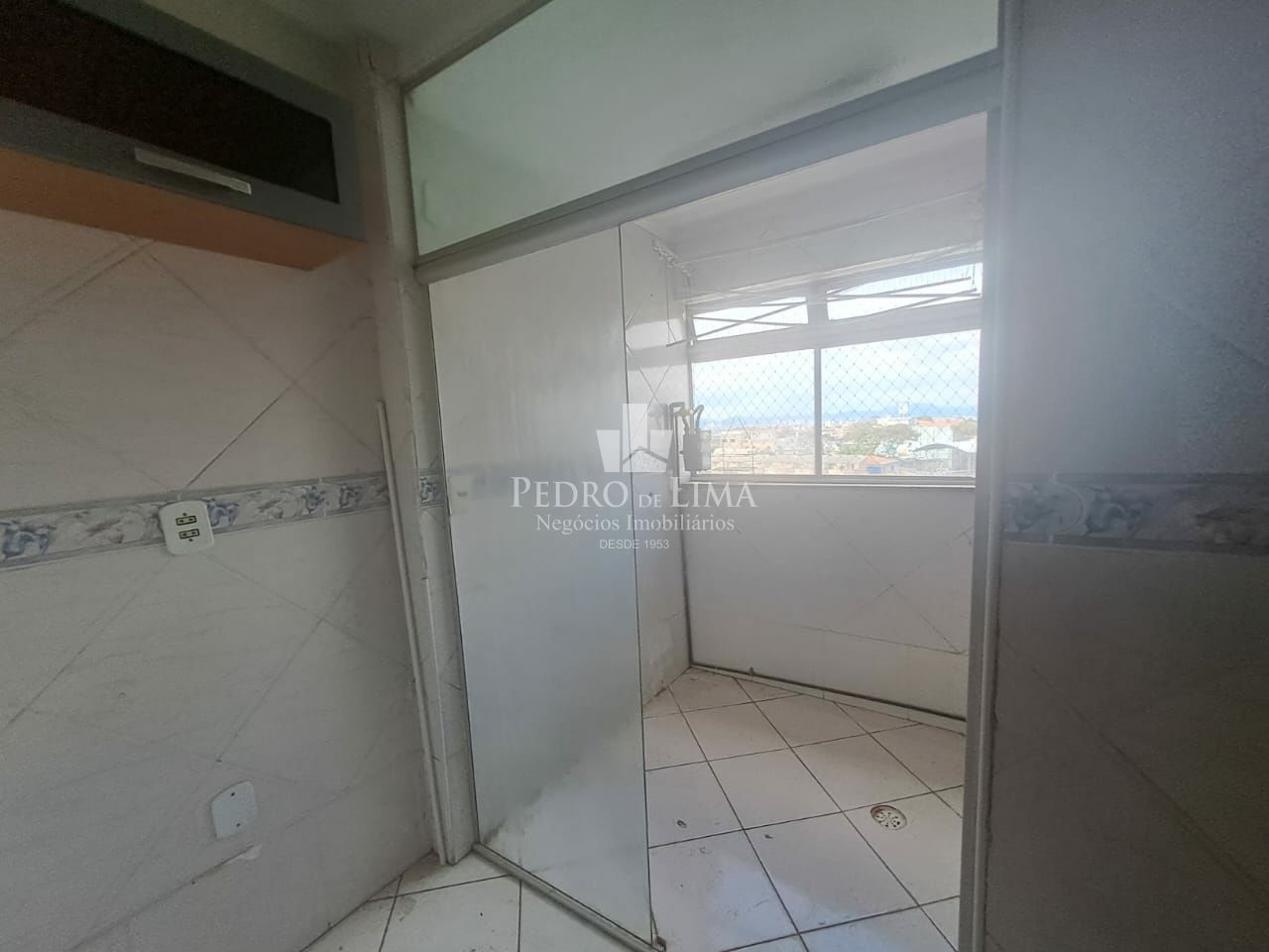 Apartamento com 2 dormitórios, sala, vaga coberta, lazer completo