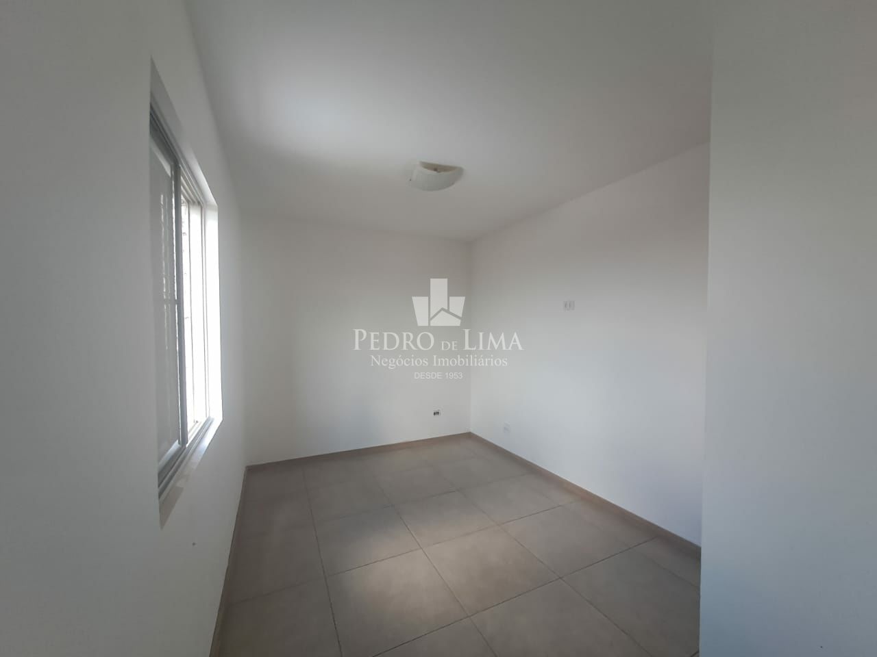 Apartamento com 2 dormitórios, sala, vaga coberta, lazer completo