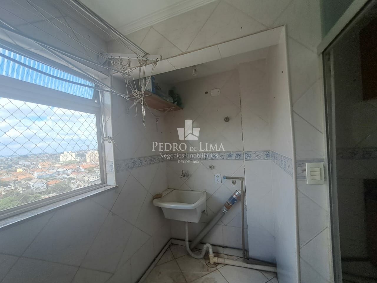 Apartamento com 2 dormitórios, sala, vaga coberta, lazer completo