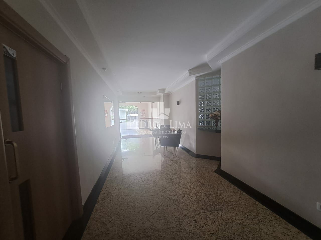 Apartamento com 2 dormitórios, sala, vaga coberta, lazer completo