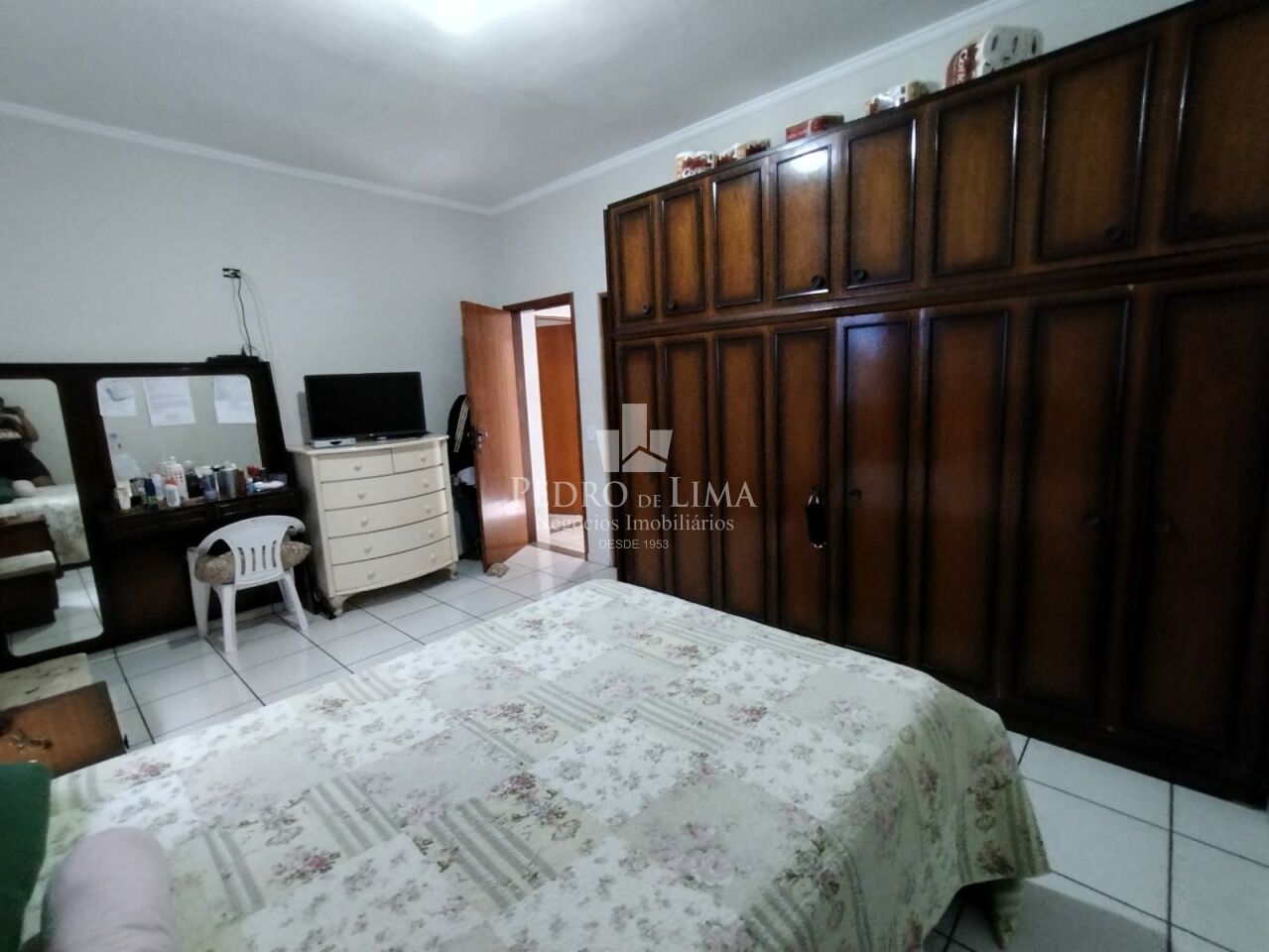 imagem do imovel Casa Térrea com 4 dormitórios sendo 2 suítes e 2 vagas em Pinhalzinho-SP ref: PE40806