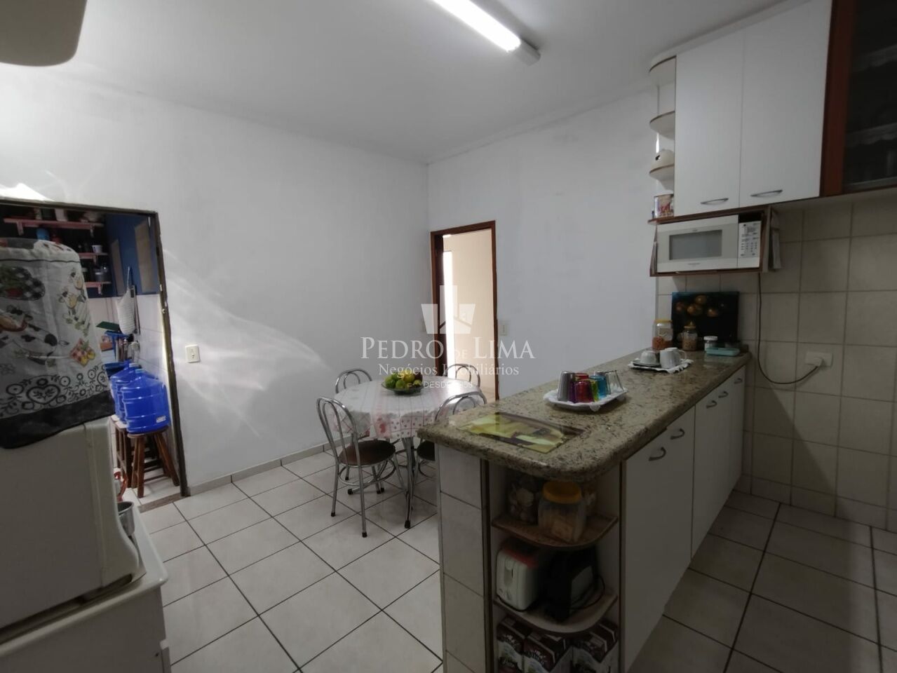 imagem do imovel Casa Térrea com 4 dormitórios sendo 2 suítes e 2 vagas em Pinhalzinho-SP ref: PE40806