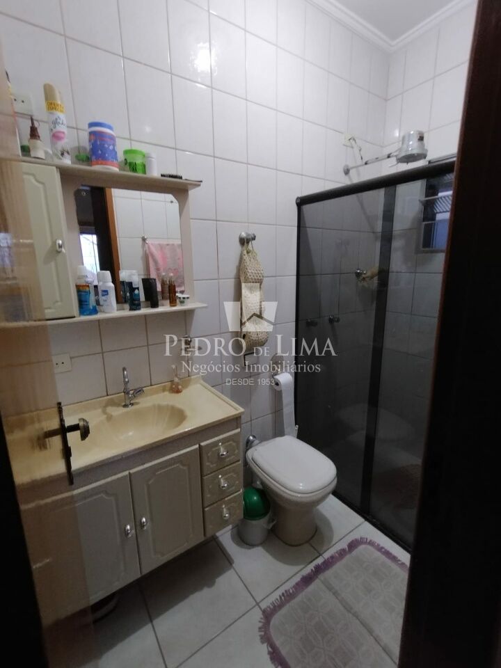 Casa Térrea com 4 dormitórios sendo 2 suítes e 2 vagas em Pinhalzinho-SP