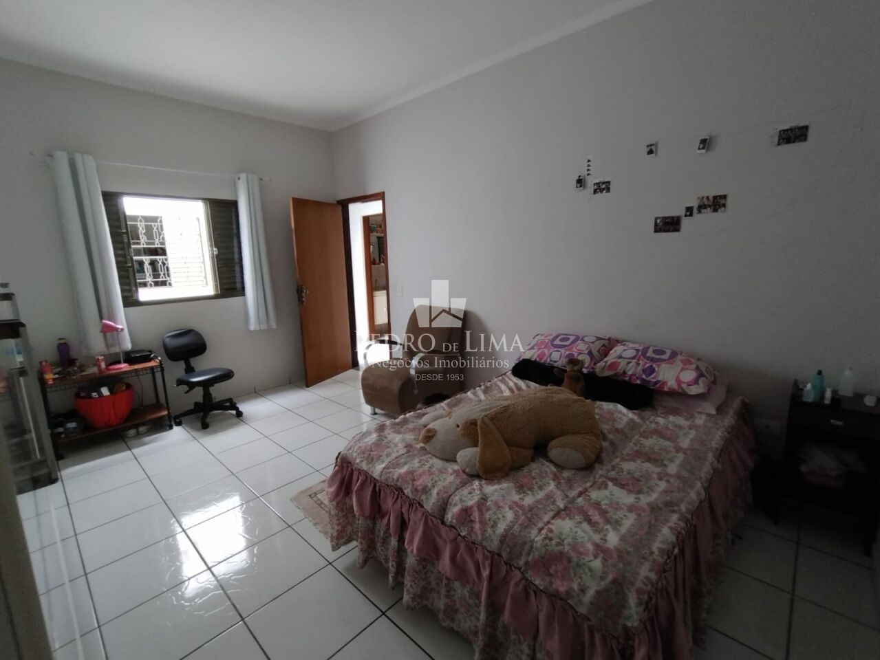 Casa Térrea com 4 dormitórios sendo 2 suítes e 2 vagas em Pinhalzinho-SP