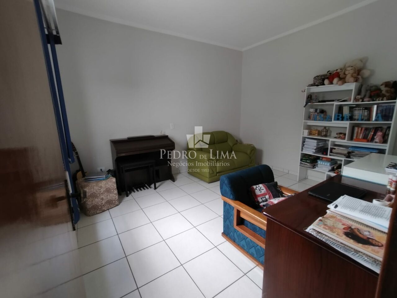 Casa Térrea com 4 dormitórios sendo 2 suítes e 2 vagas em Pinhalzinho-SP