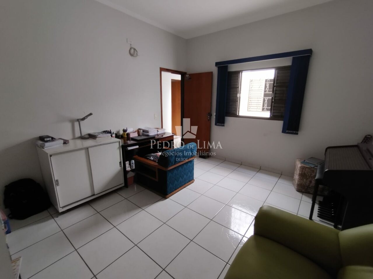 Casa Térrea com 4 dormitórios sendo 2 suítes e 2 vagas em Pinhalzinho-SP