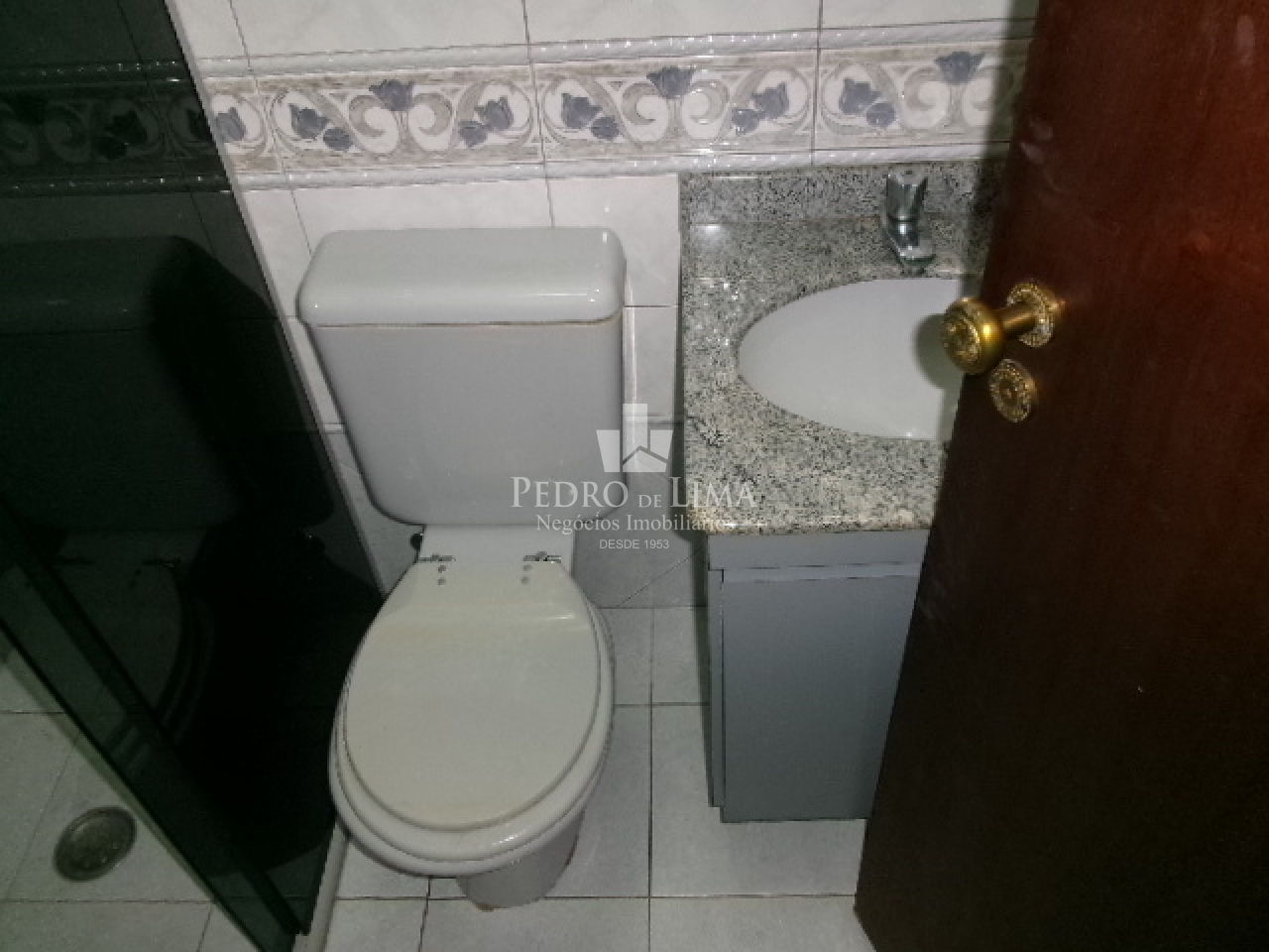 Apartamento com 2 Dormitórios, Sala, Cozinha, Banheiro sem Vaga na Vila Ré