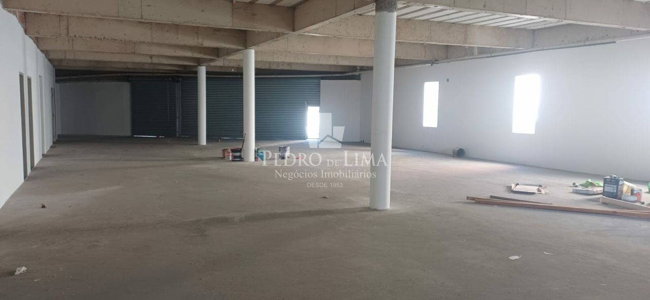 Prédio comercial com 644M² total com aproximadamente 15 vagas na Av Cangaiba