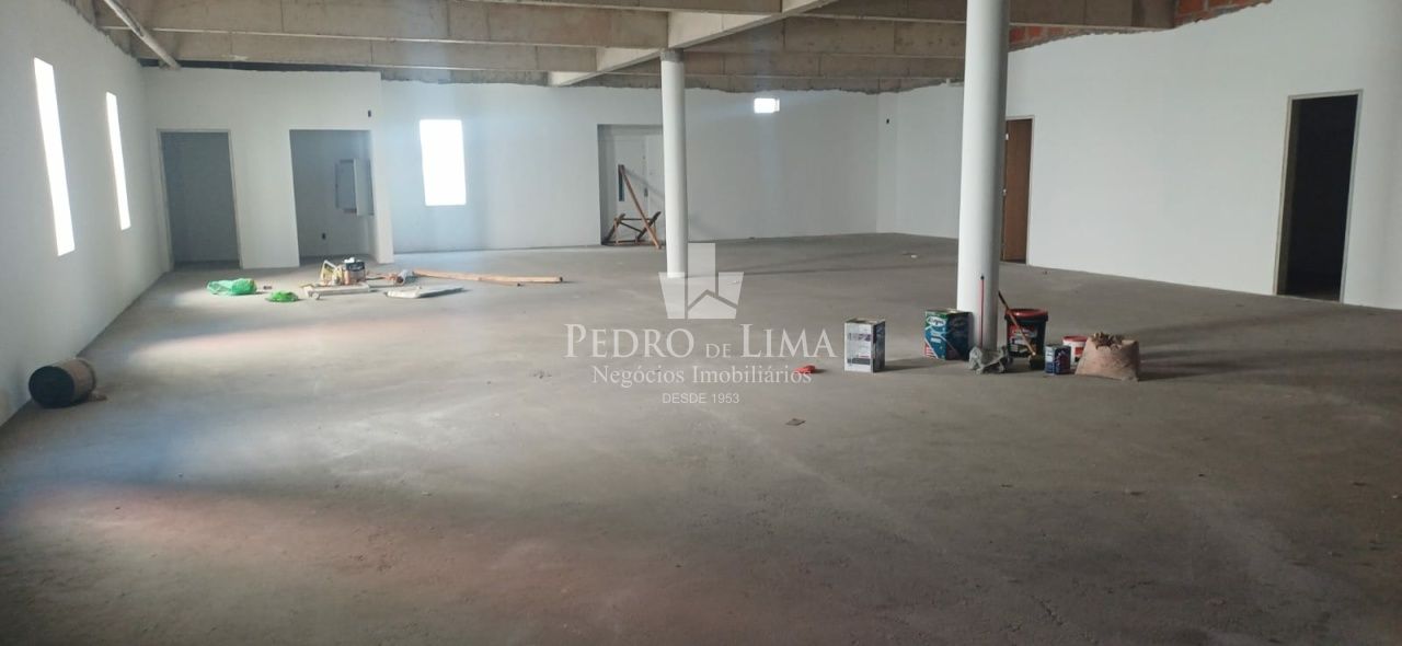 Prédio comercial com 644M² total com aproximadamente 15 vagas na Av Cangaiba
