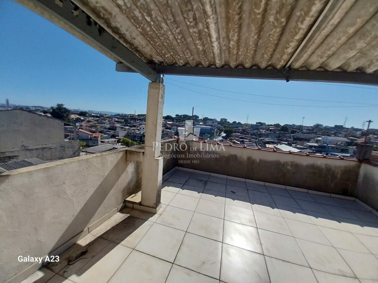 Terreno com 3 sobrados em Itaquera