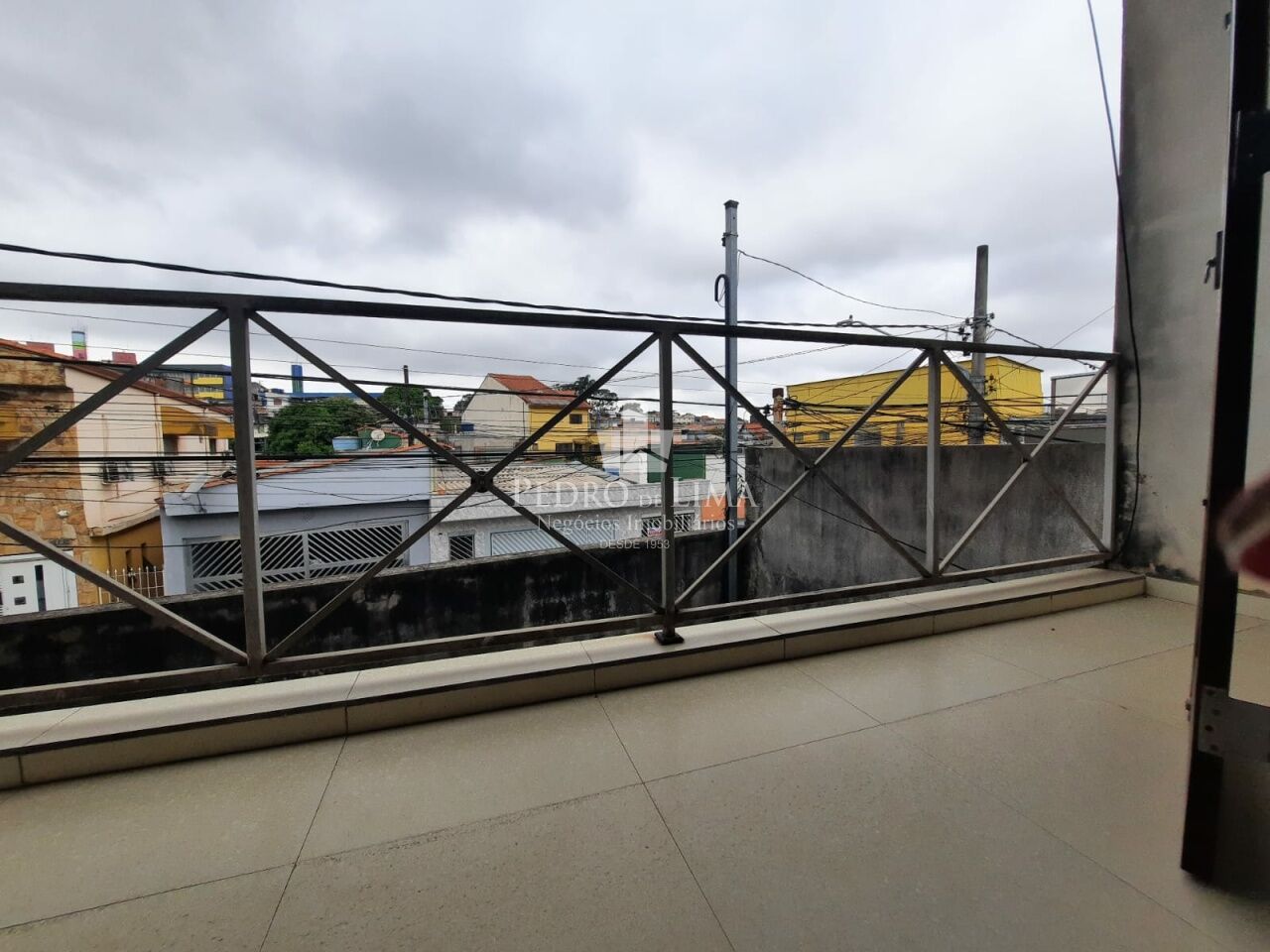 Sobrado frontal 3 Dormitórios, Suíte e 2 vagas na Ponte Rasa 
