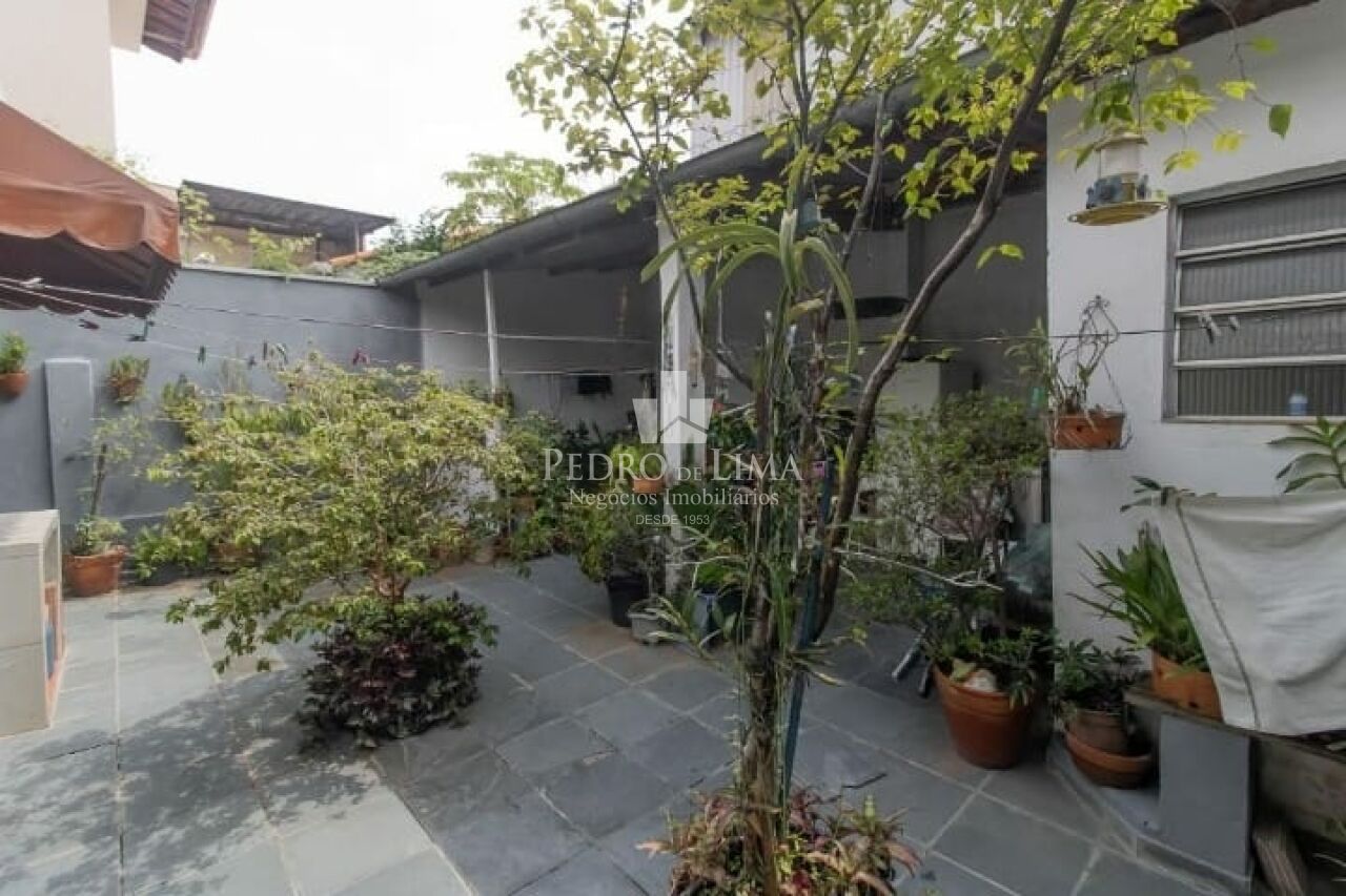 Casa com 3 quartos e 3 vagas no Aricanduva