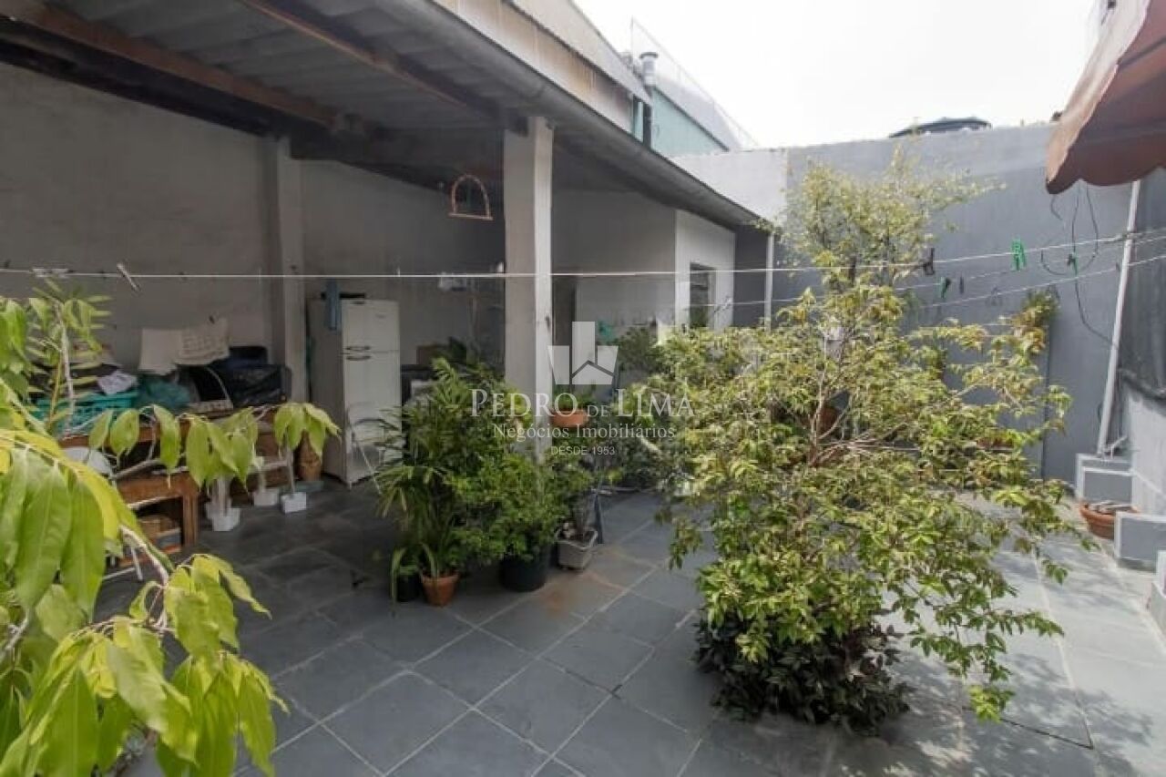 Casa com 3 quartos e 3 vagas no Aricanduva
