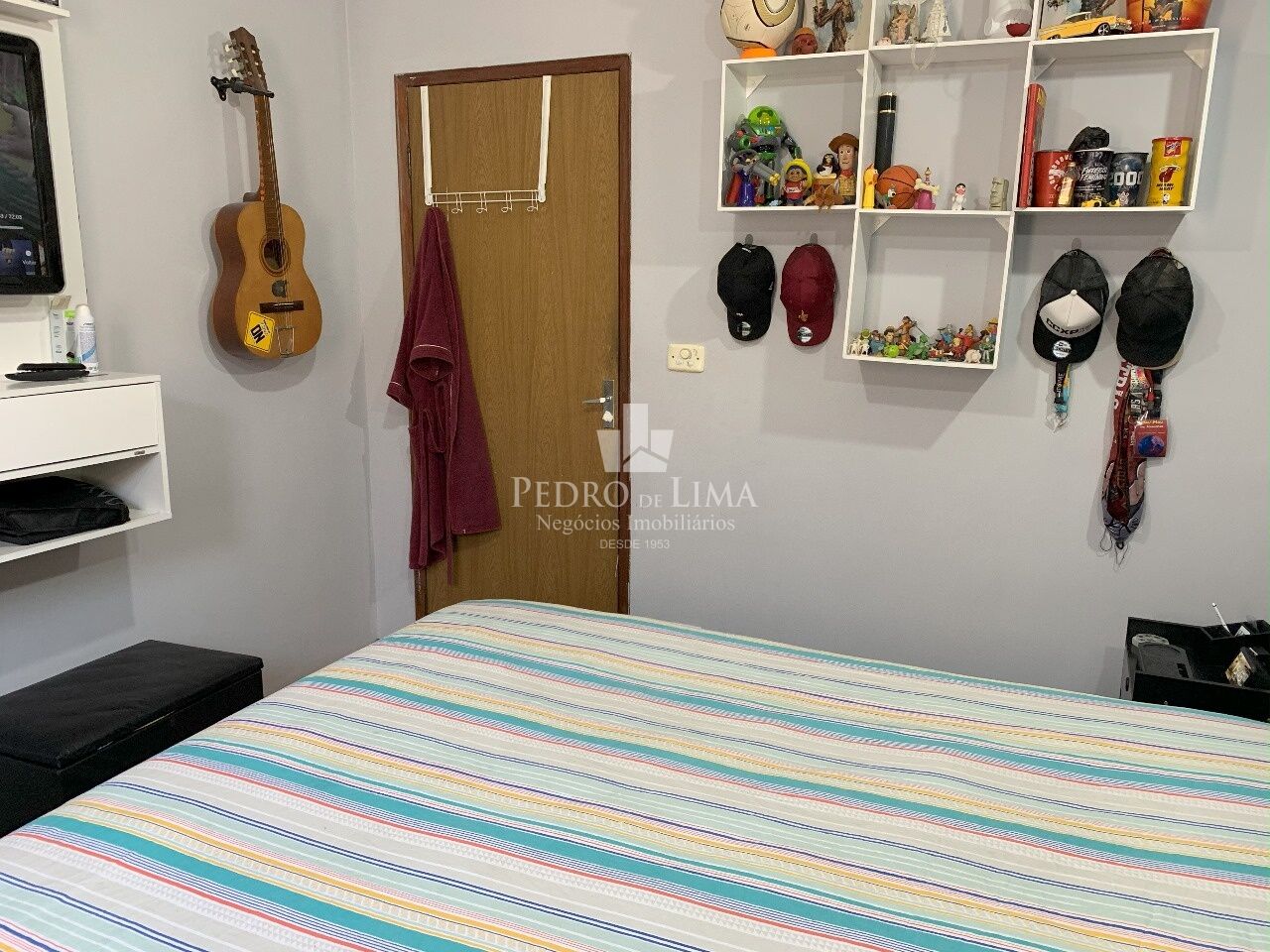 Casa térrea com 3 dormitórios, 3 banheiros, 5 vagas e 200 m² construídos na Vila Jacui