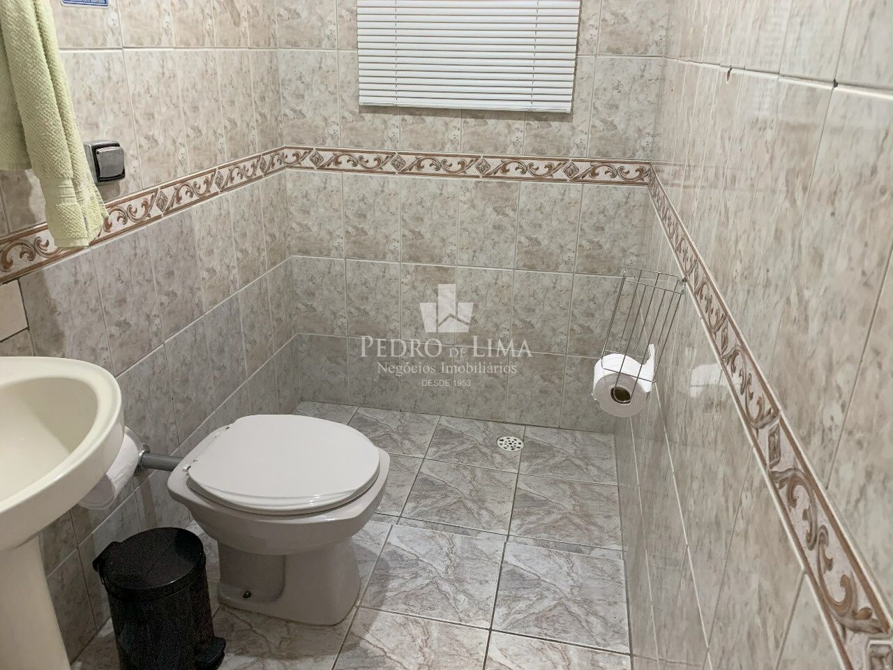 Casa térrea com 3 dormitórios, 3 banheiros, 5 vagas e 200 m² construídos na Vila Jacui