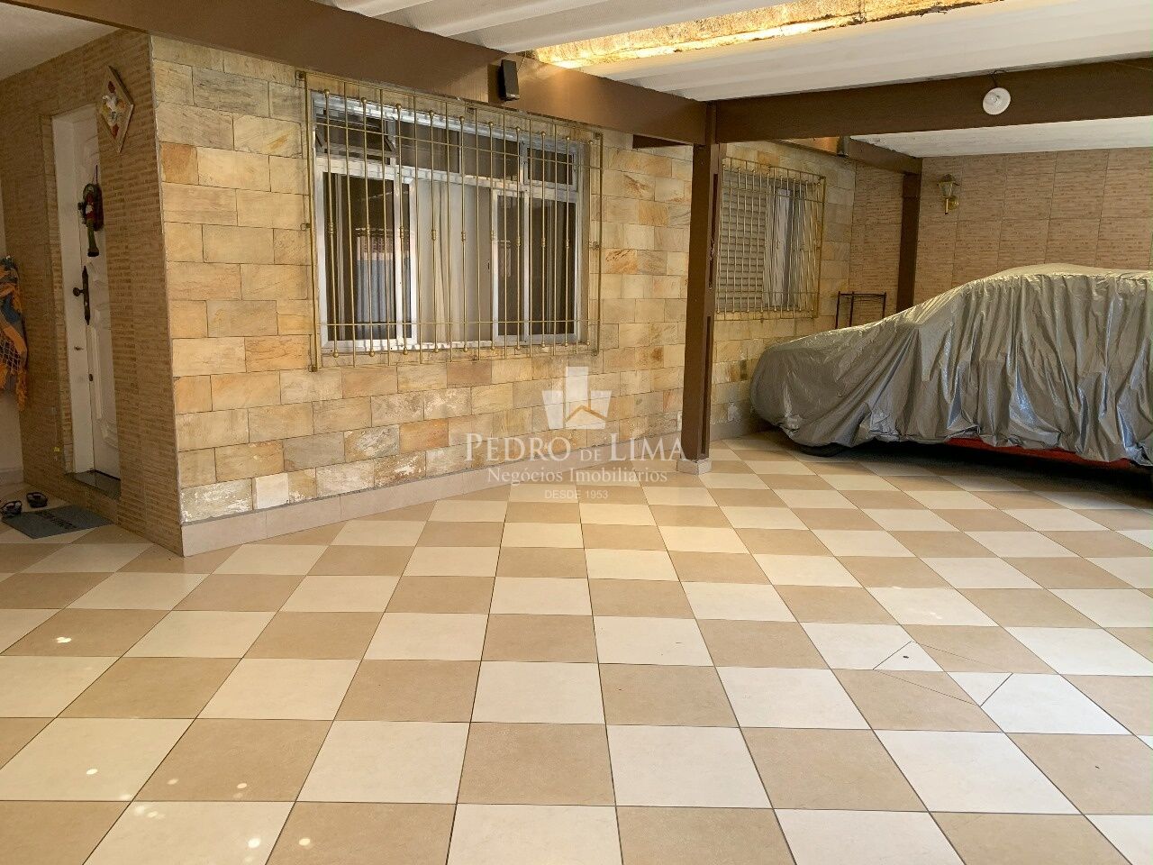 Casa térrea com 3 dormitórios, 3 banheiros, 5 vagas e 200 m² construídos na Vila Jacui