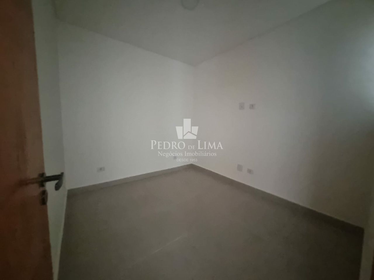 Apartamento Studio de 2 Quartos, sala, cozinha e Banheiro com 40m² na Penha sem vaga