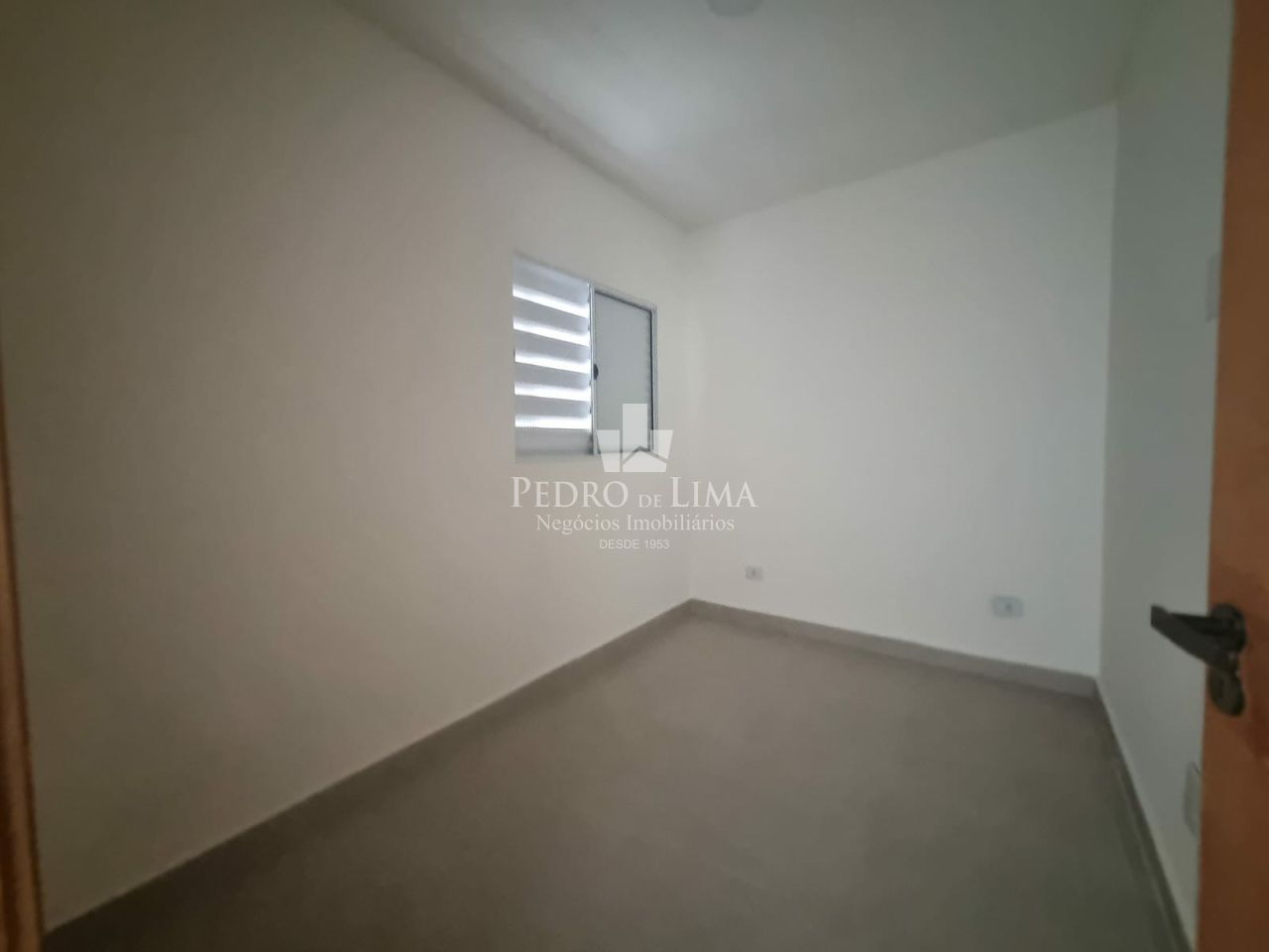 Apartamento Studio de 2 Quartos, sala, cozinha e Banheiro com 40m² na Penha sem vaga