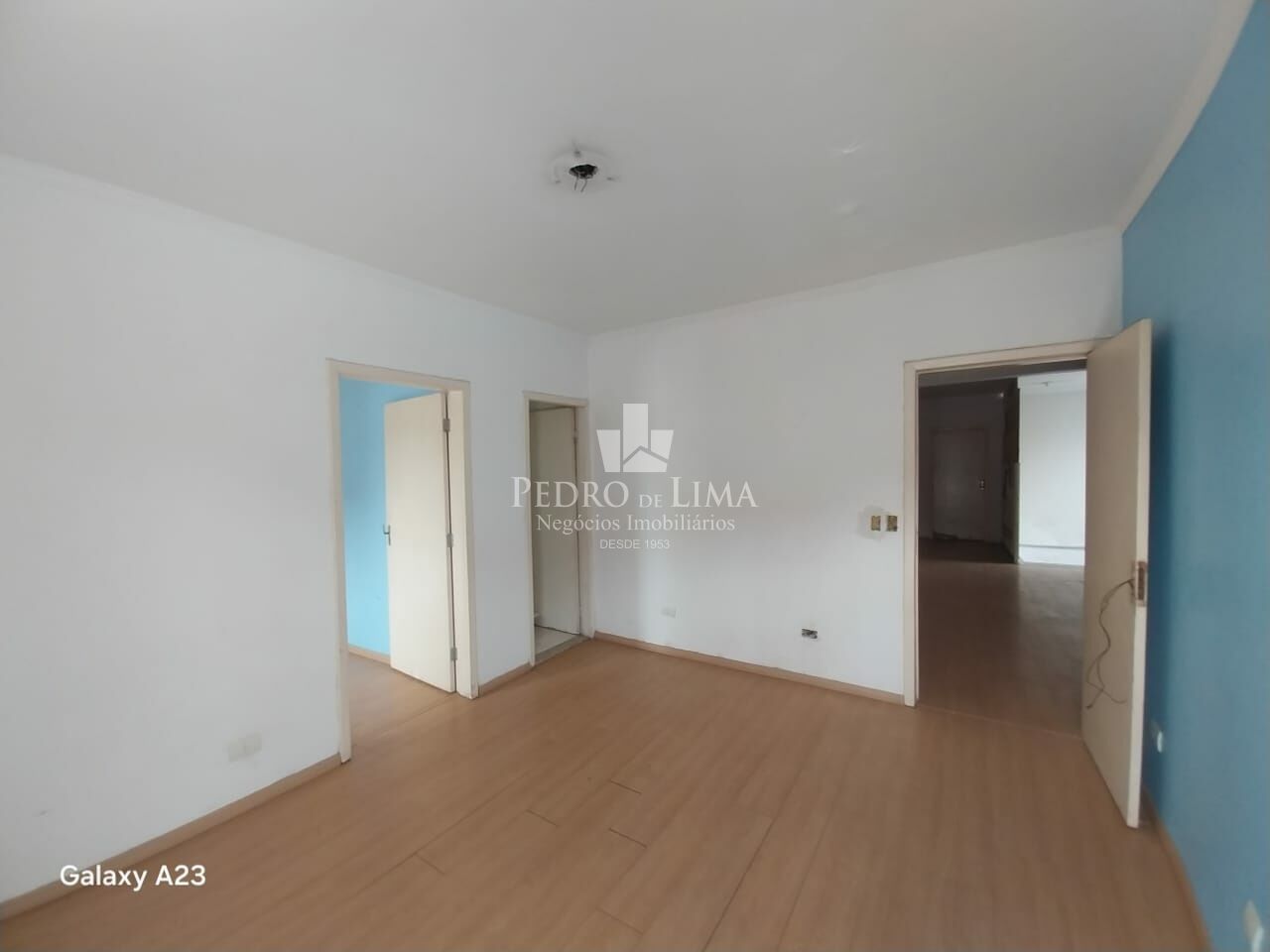 Sobrado 6 dormitórios sendo 4 suítes com Closets e 10 vagas na Vila São Silvestre 