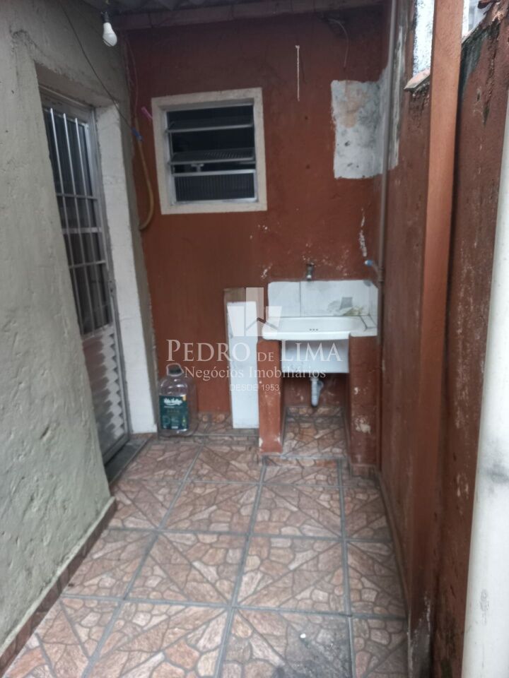Terreno com 4 casas para renda na Ponte Rasa