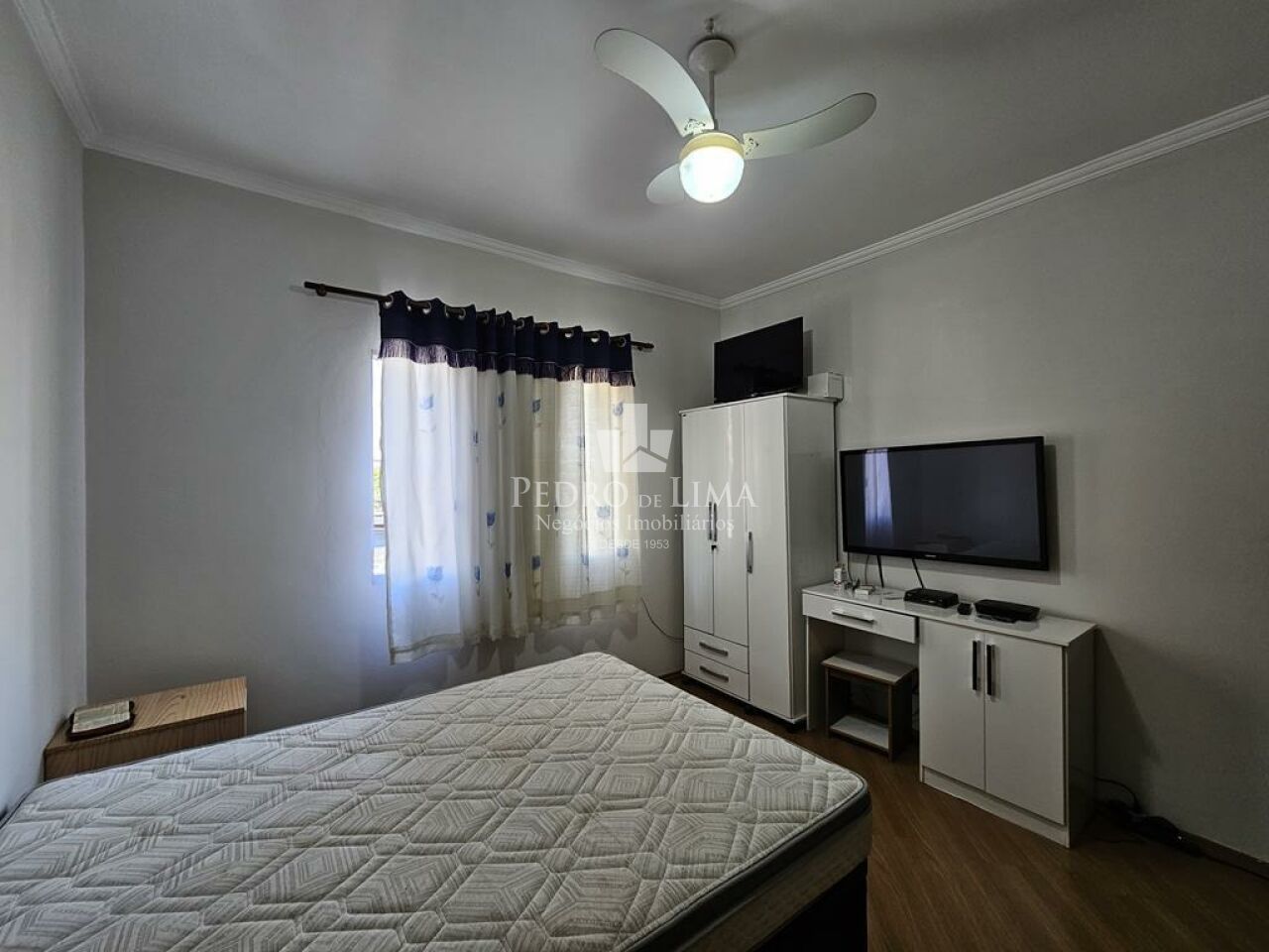 Sobrado frontal com 4 dormitórios, 1 suíte, 5 vagas, 224 m² na Vila Costa Melo - Ponte Rasa