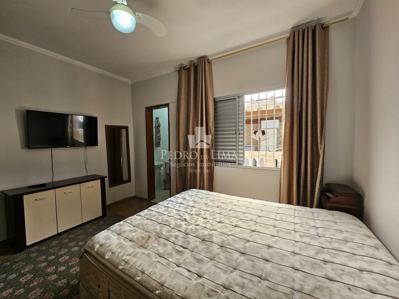 Sobrado frontal com 4 dormitórios, 1 suíte, 5 vagas, 224 m² na Vila Costa Melo - Ponte Rasa
