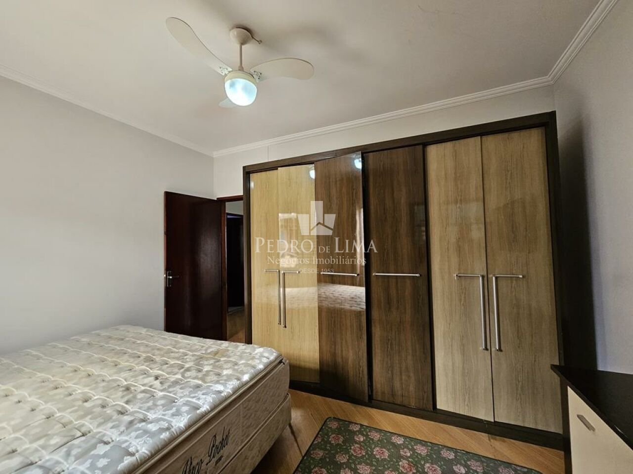 Sobrado frontal com 4 dormitórios, 1 suíte, 5 vagas, 224 m² na Vila Costa Melo - Ponte Rasa