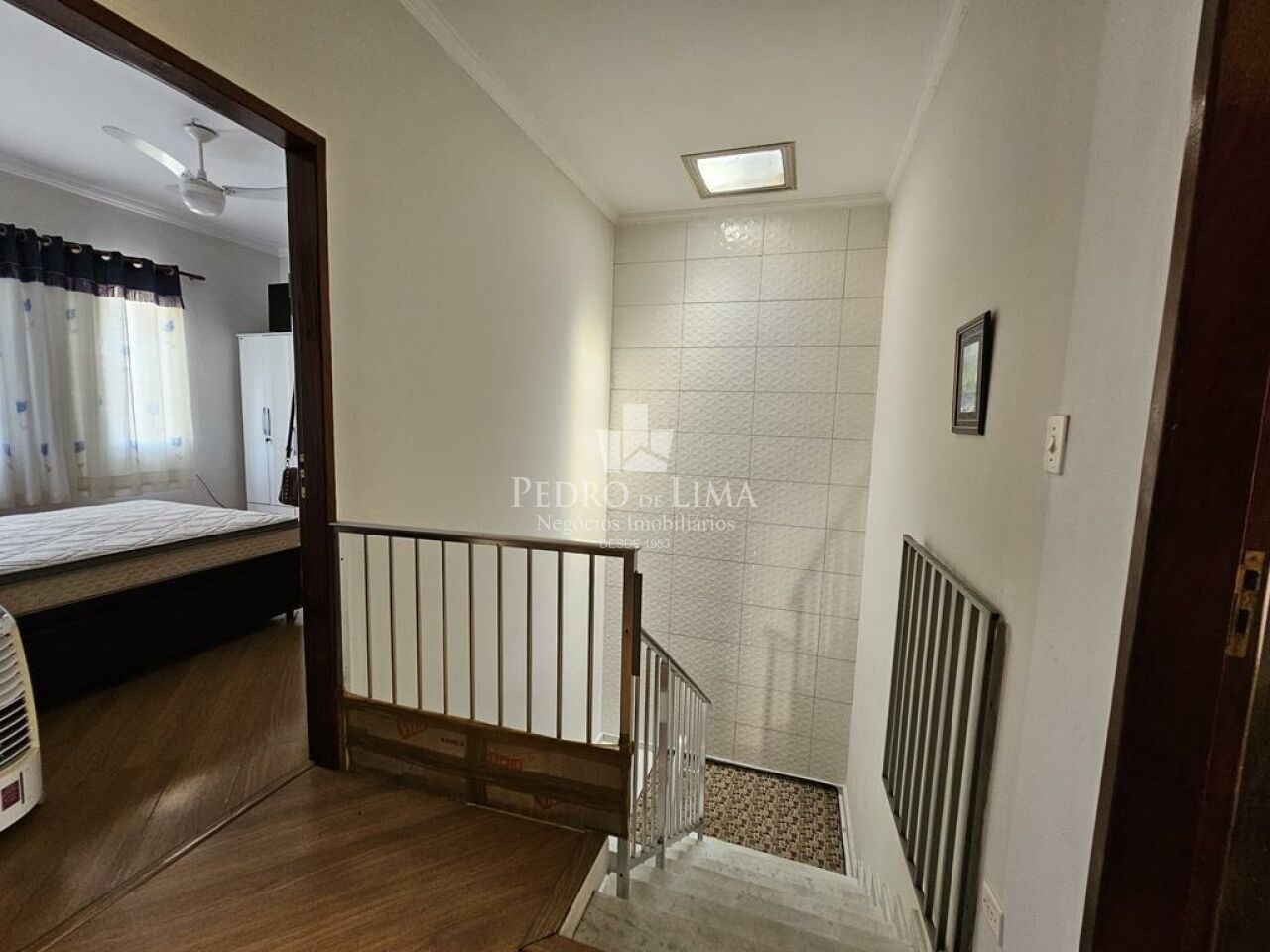 Sobrado frontal com 4 dormitórios, 1 suíte, 5 vagas, 224 m² na Vila Costa Melo - Ponte Rasa