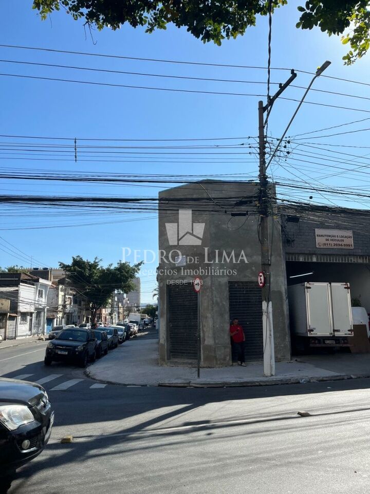 Sala comercial  de Esquina com 200 m²  e mezanino no Brás