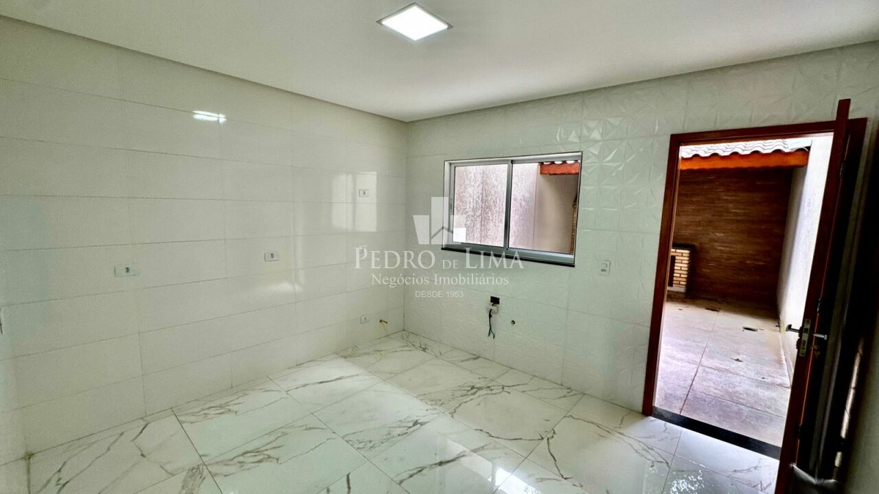 Sobrado frontal na região da Penha 