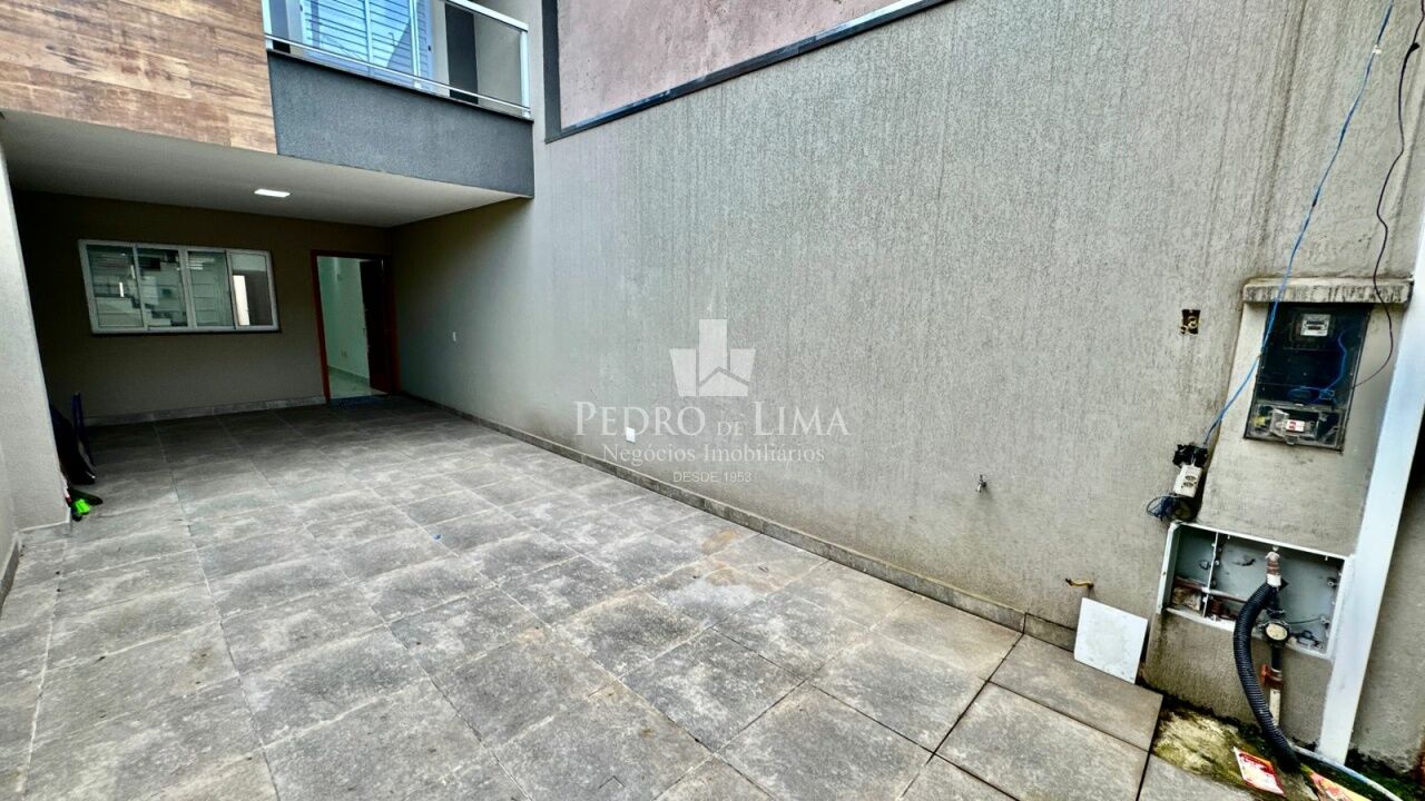 Sobrado frontal na região da Penha 