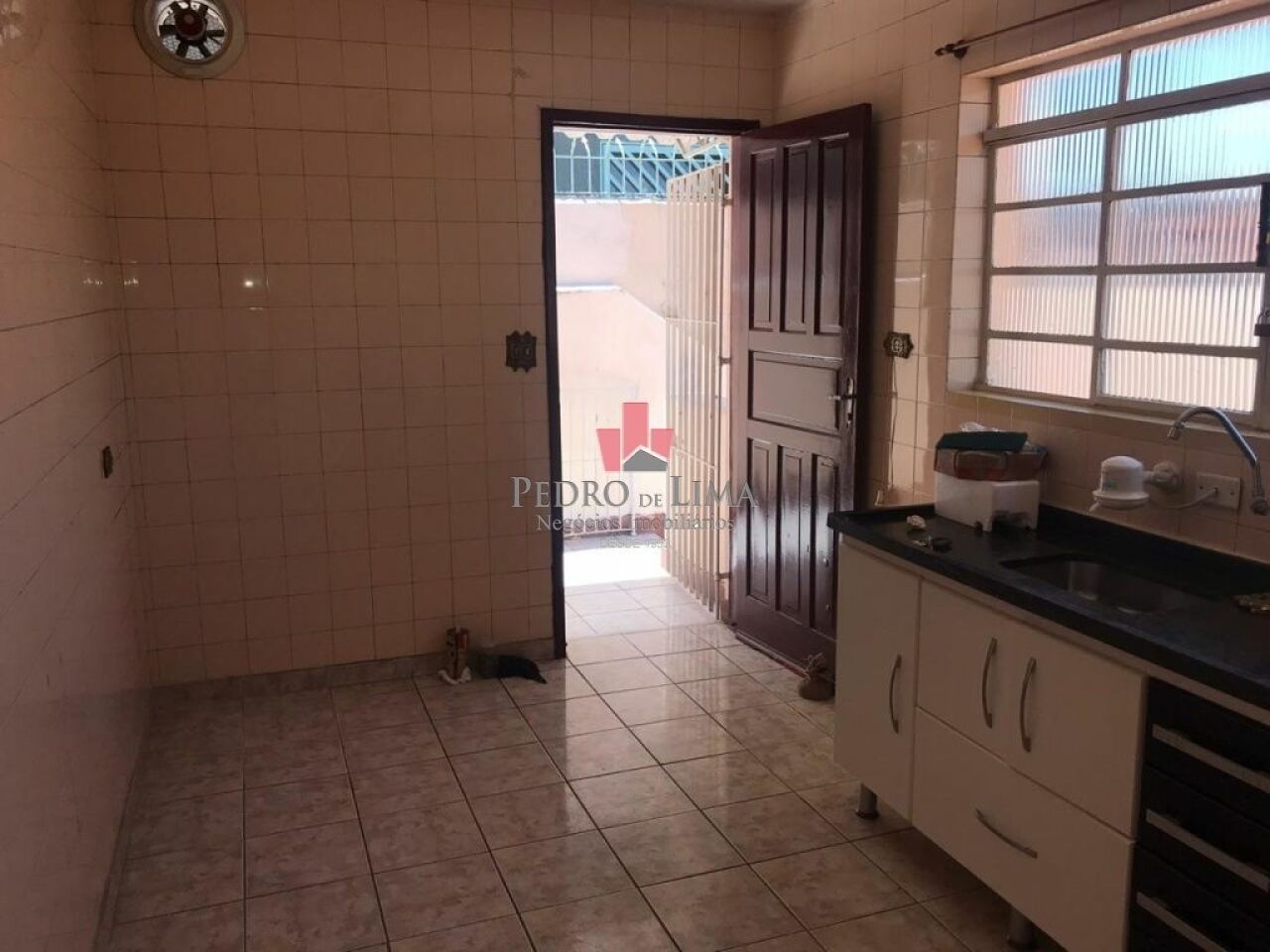 imagem do imovel Casa térrea com 2 dormitórios e 3 vagas na Ponte Rasa. ref: PE42048