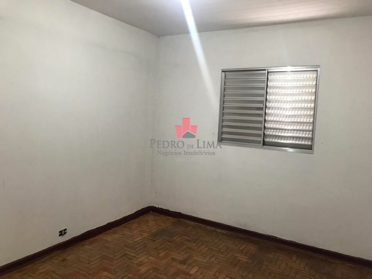 imagem do imovel Casa térrea com 2 dormitórios e 3 vagas na Ponte Rasa. ref: PE42048